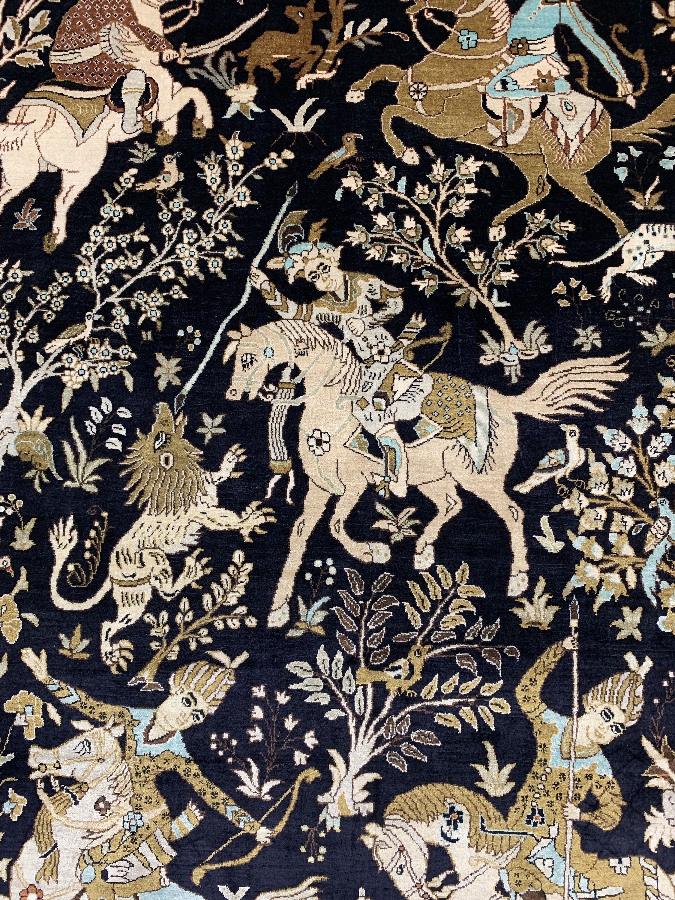 Detail e: Ghom Seide alt, Persien, Mitte 20.Jhd, reine Naturseide, ca. 212 x 142 cm, EHZ: 1-2