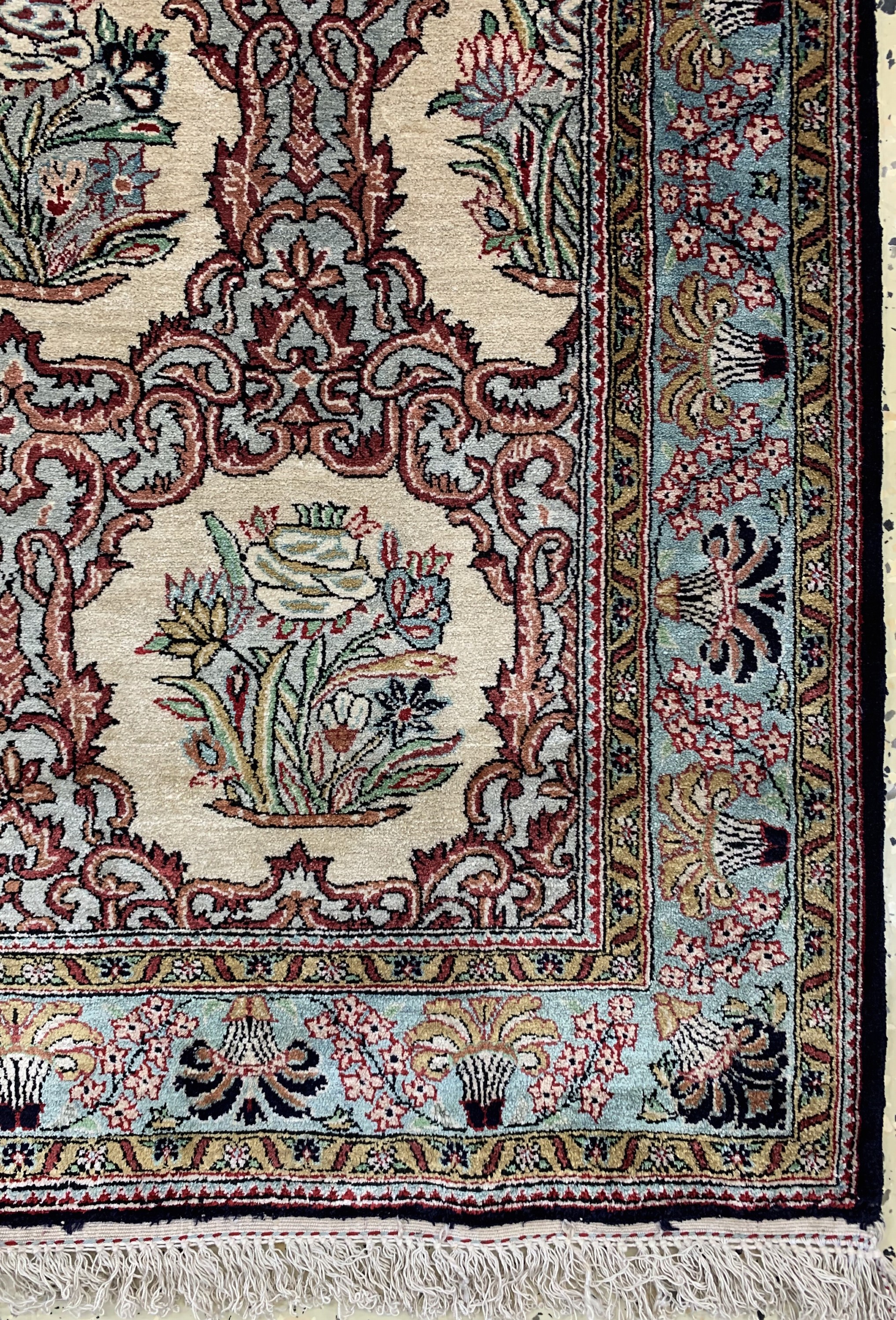 Detail a: Ghom Seide, Persien, Mitte 20.Jhd, reine Naturseide, ca. 129 x 80 cm, EHZ: 1-2