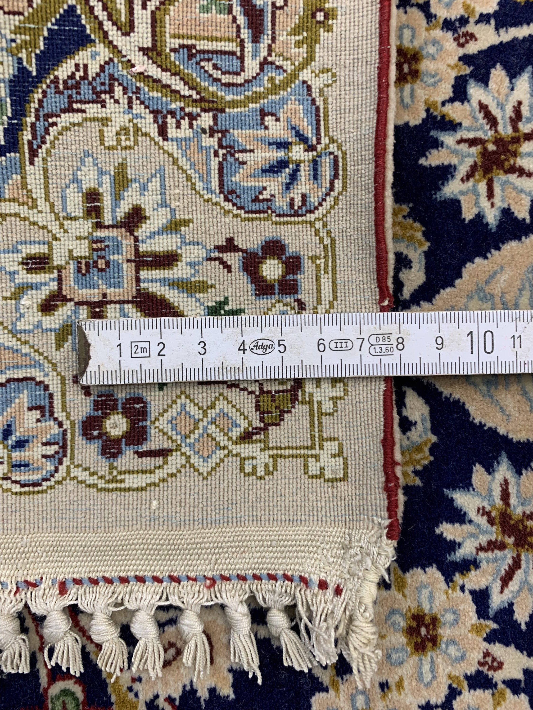 Detail d: Esfahan fein, Persien, Mitte 20.Jhd, Korkwolle auf Seide, ca. 97 x 60 cm, ca. 1,0 Mio. Kn/qm, EHZ: 2