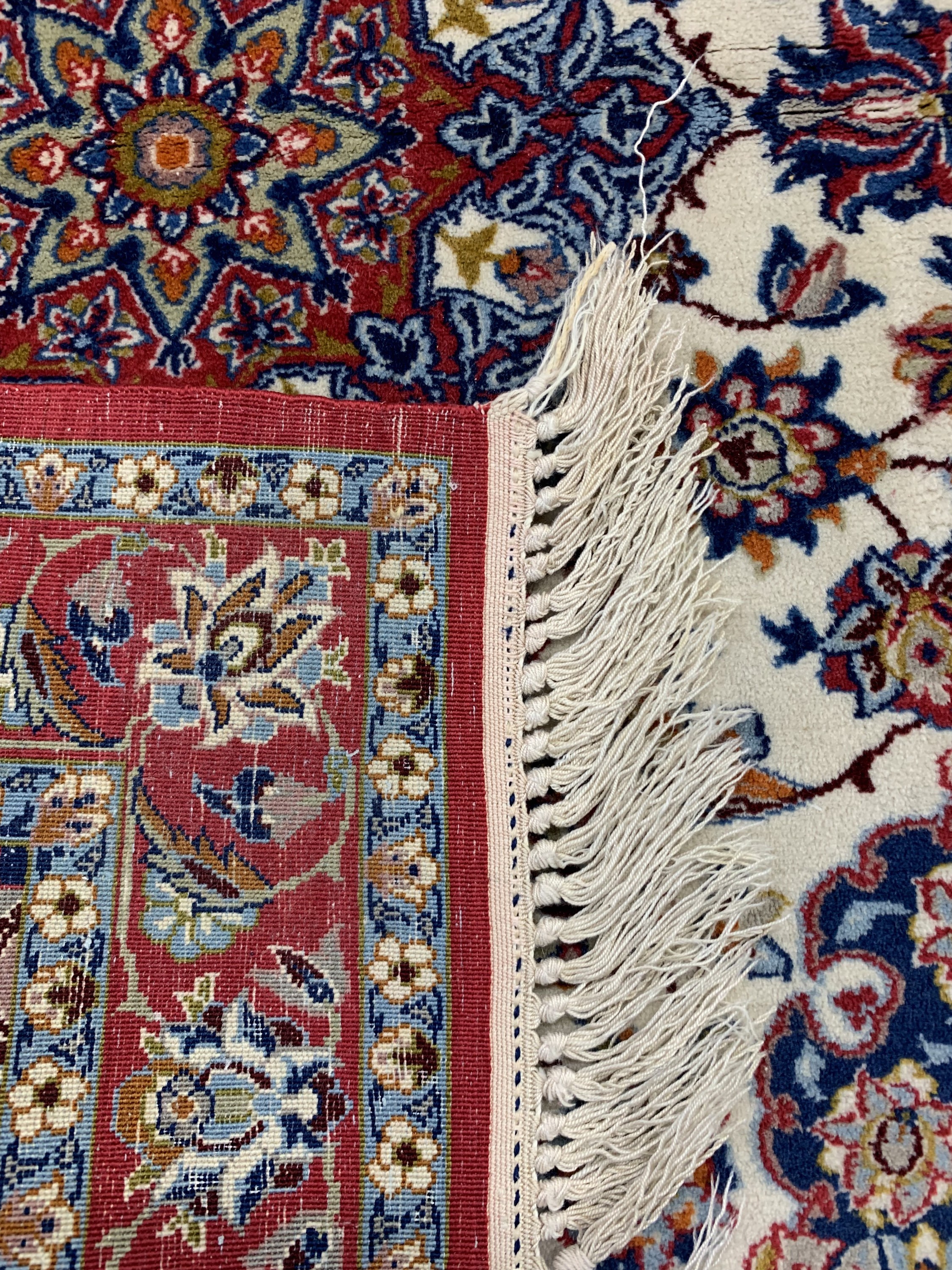 Detail b: Konvolut, Ghom Seide, ca. 73 x 54 cm, Esfahan fein, ca. 93 x 66 cm, Djosan, ca. 94 x 68 cm, Persien, Mitte 20.Jhd, EHZ: 2