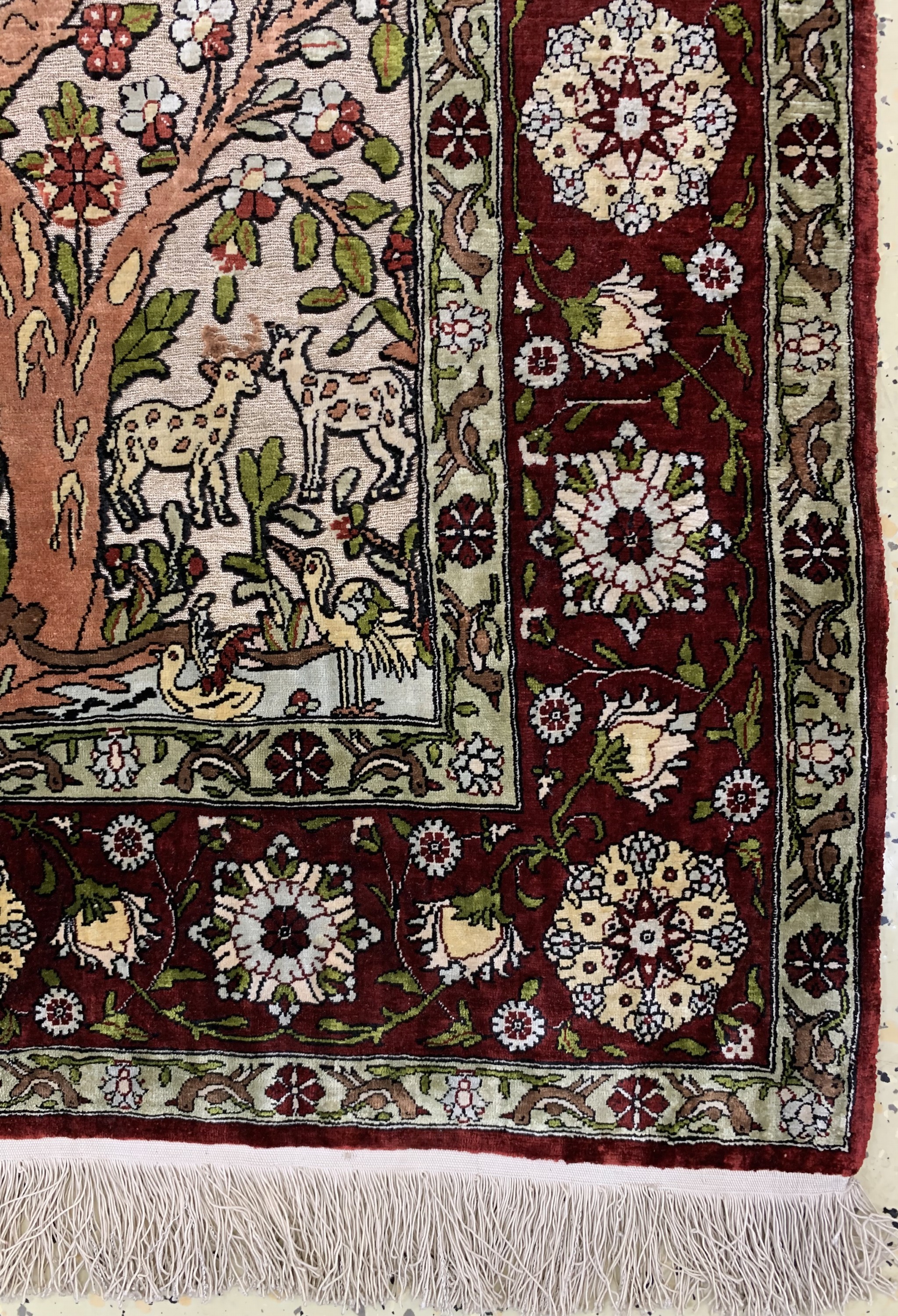 Detail a: Hereke Seide fein signiert, Türkei, Mitte 20.Jhd, reine Naturseide" Metallbroschiert", ca. 122 x 77 cm, ca. 1 Mio Kn/qm, EHZ: 1-2