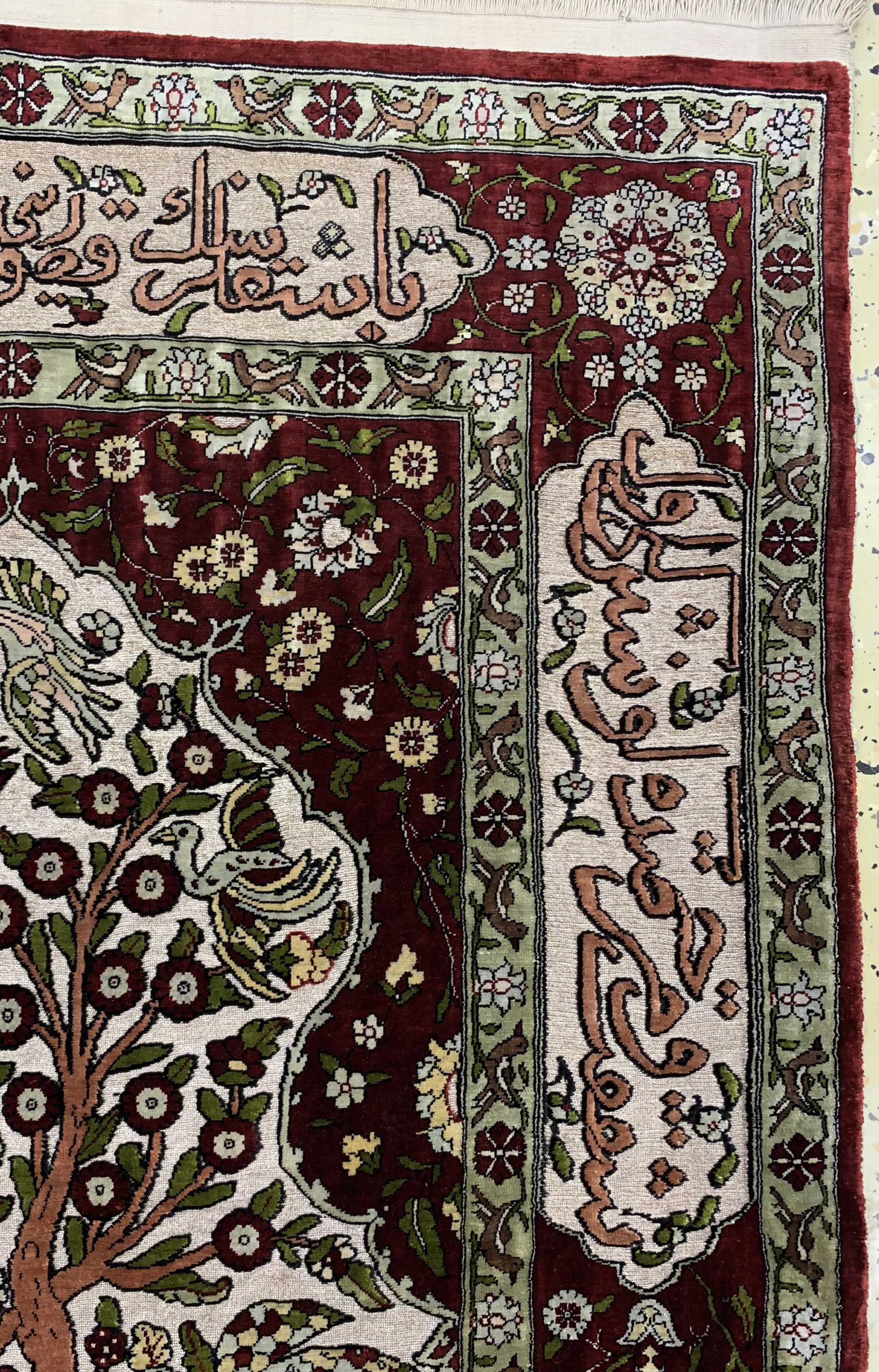 Detail e: Hereke Seide fein signiert, Türkei, Mitte 20.Jhd, reine Naturseide" Metallbroschiert", ca. 122 x 77 cm, ca. 1 Mio Kn/qm, EHZ: 1-2