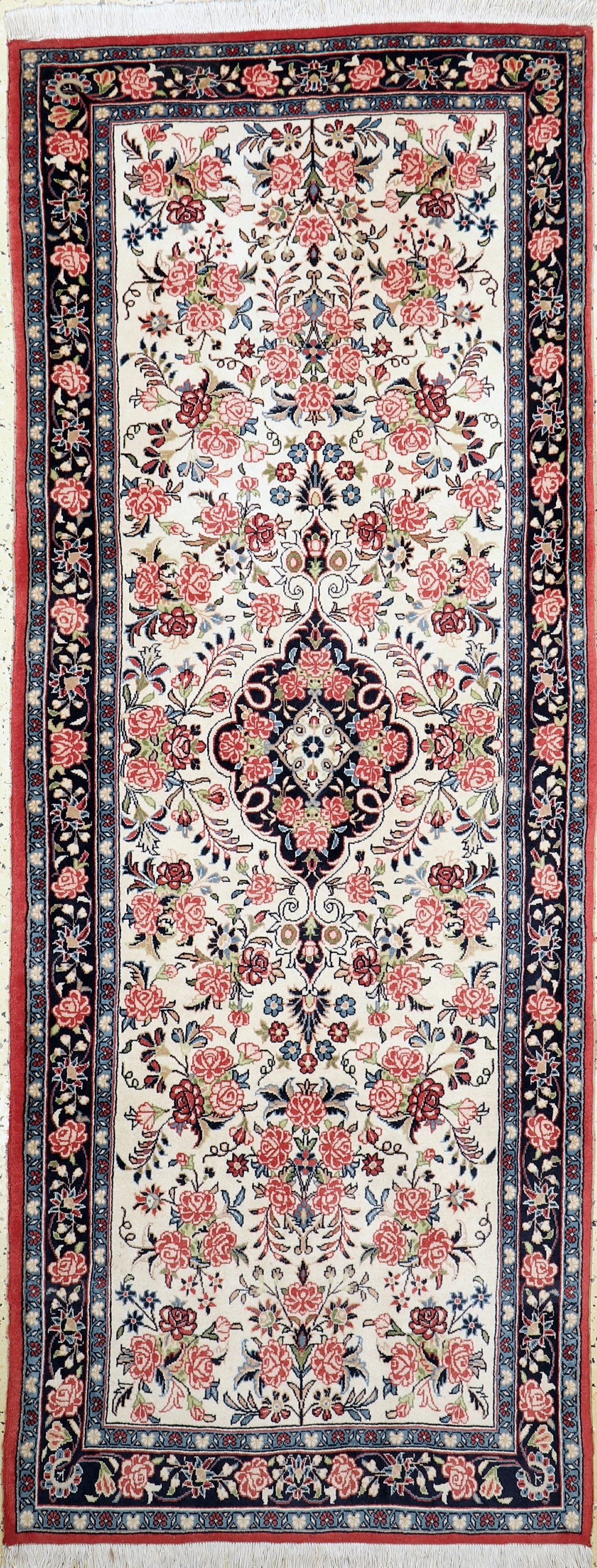 Rosenbidjar Kork fein, Persien, Ende 20.Jhd, Korkwolle auf Baumwolle, ca. 214 x 84 cm, EHZ: 2