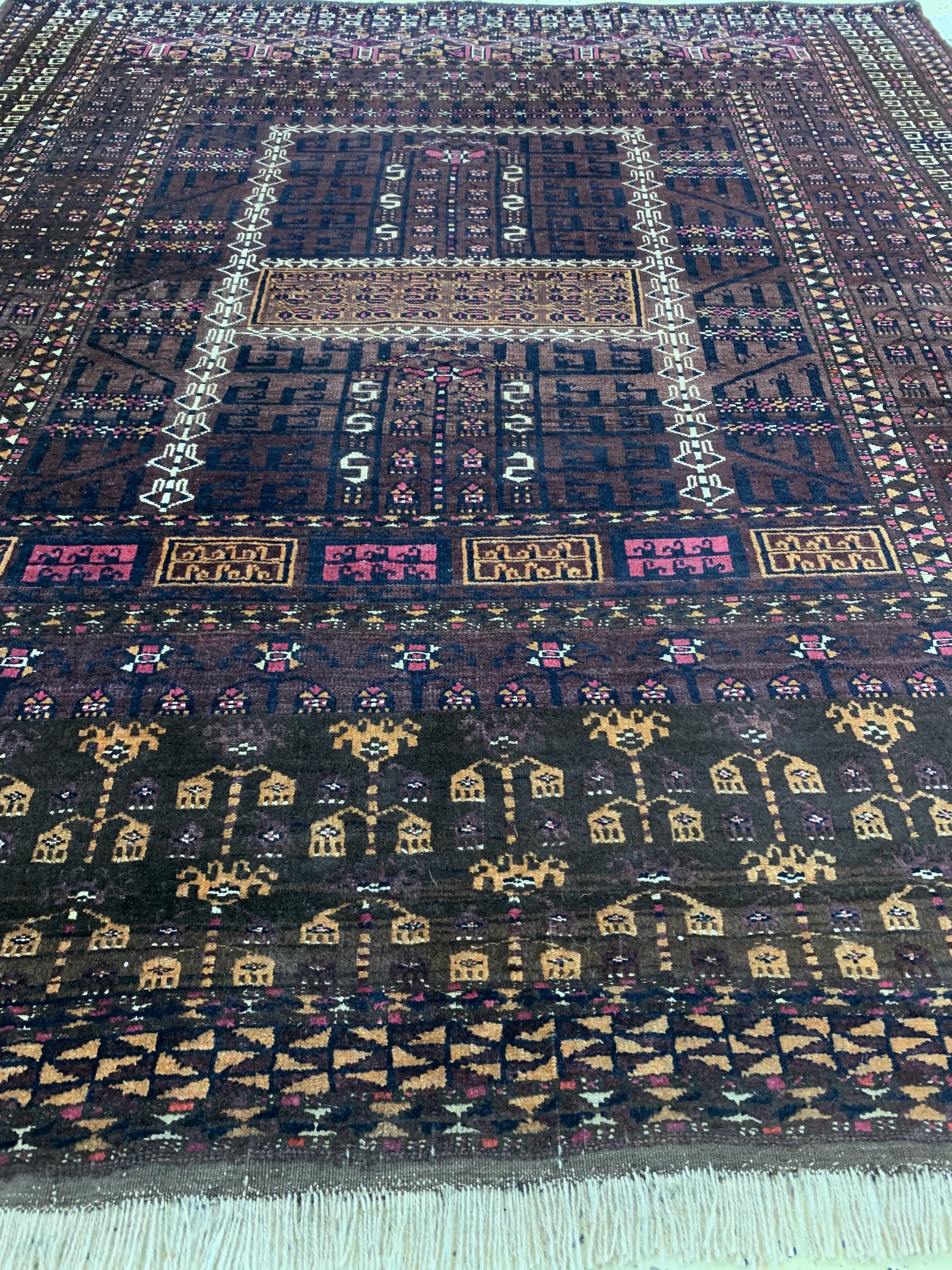 Detail f: Saryk Engsi antik, Turkmenistan, 19.Jhd, Wolle auf Wolle mit Baumwoll-Highlights, ca. 175 x 150 cm, EHZ: 2-3