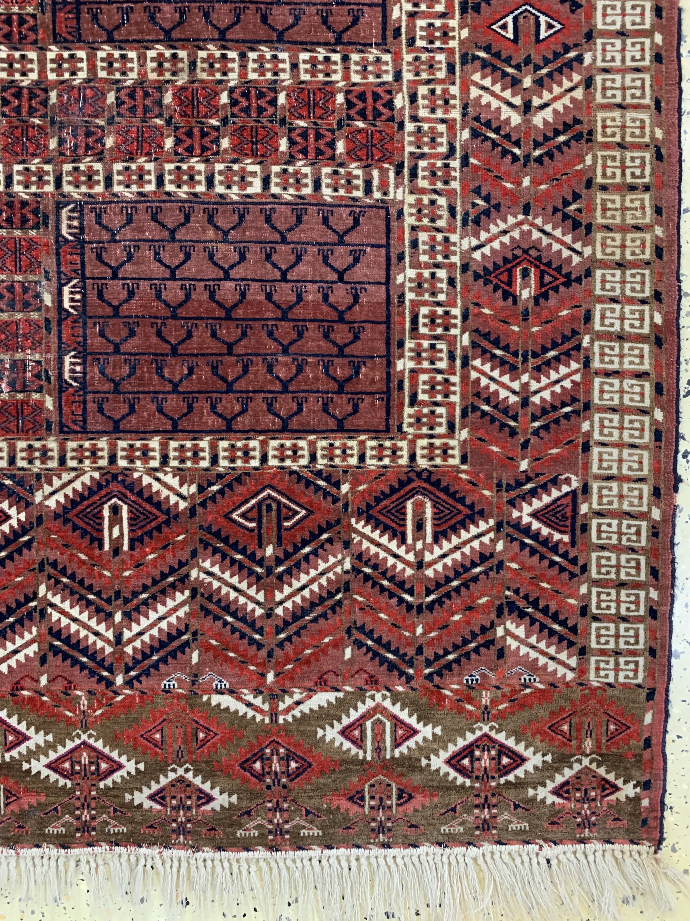 Detail a: Tekke Engsi antik, Turkmenistan, 19.Jhd, Wolle auf Wolle, ca. 135 x 130 cm, EHZ: 3