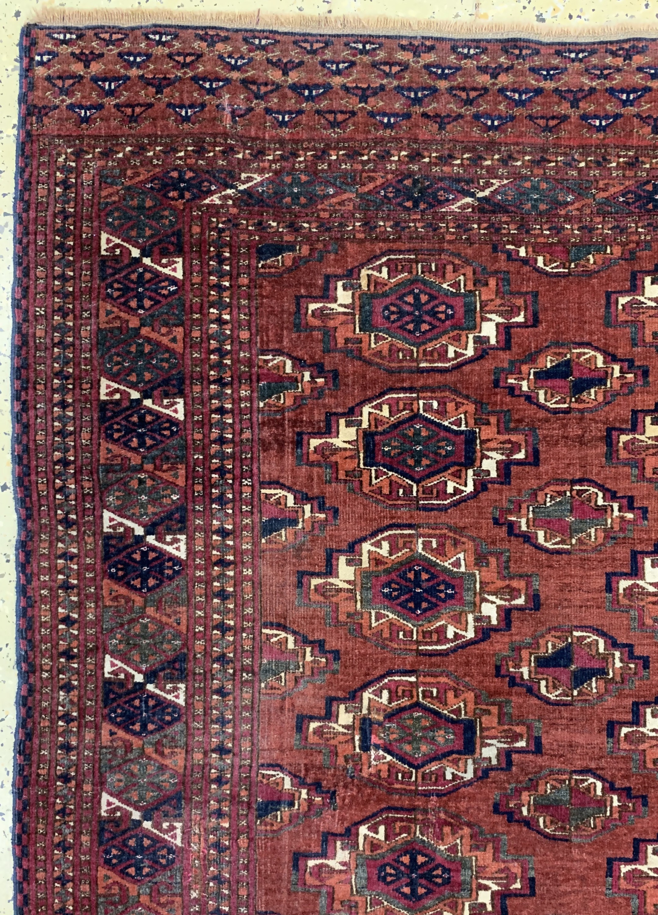 Detail c: Saryk Hauptteppich antik, Turkmenistan, 19.Jhd, Wolle auf Wolle, ca. 140 x 130 cm, EHZ: 3