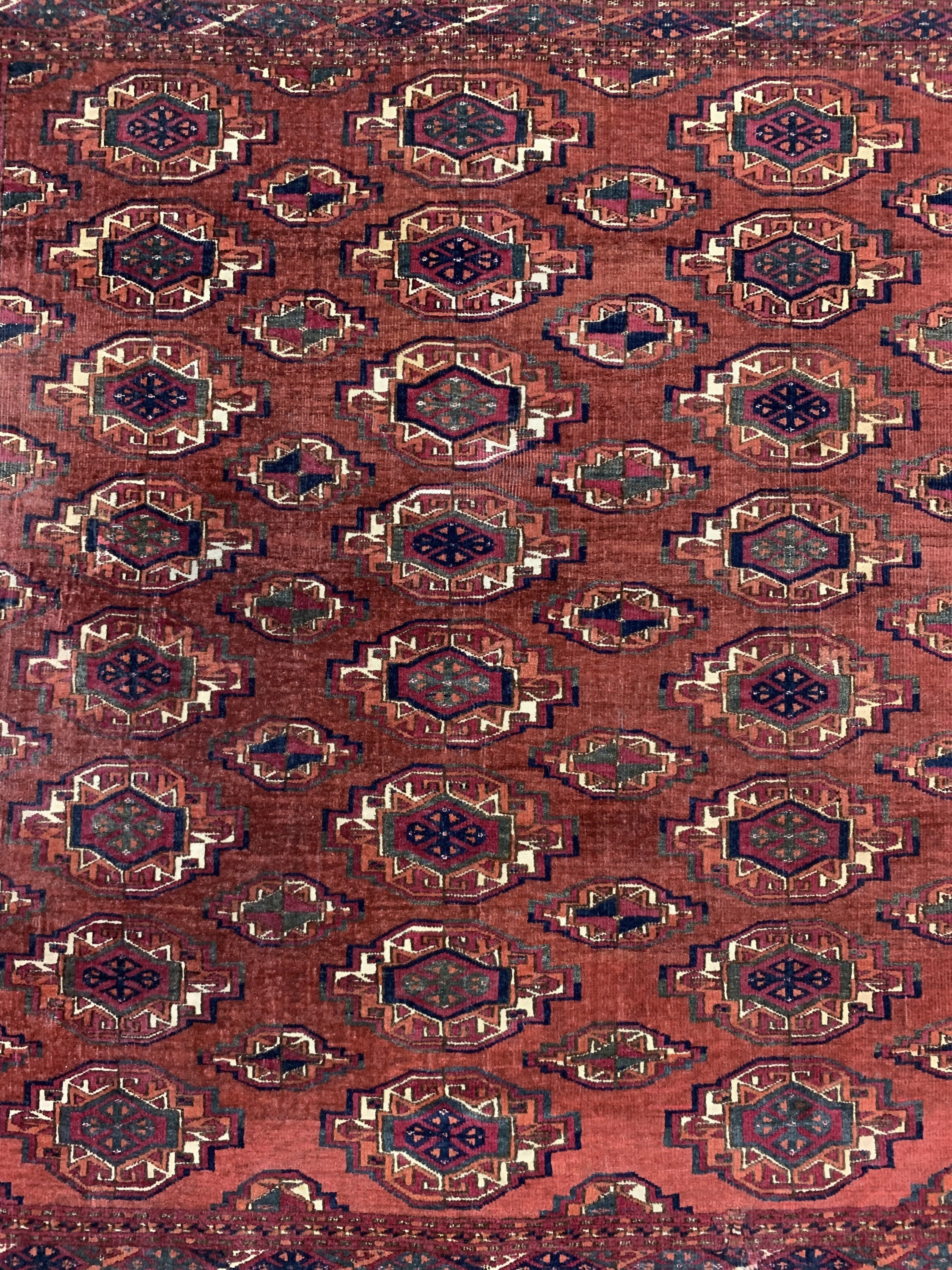 Detail e: Saryk Hauptteppich antik, Turkmenistan, 19.Jhd, Wolle auf Wolle, ca. 140 x 130 cm, EHZ: 3