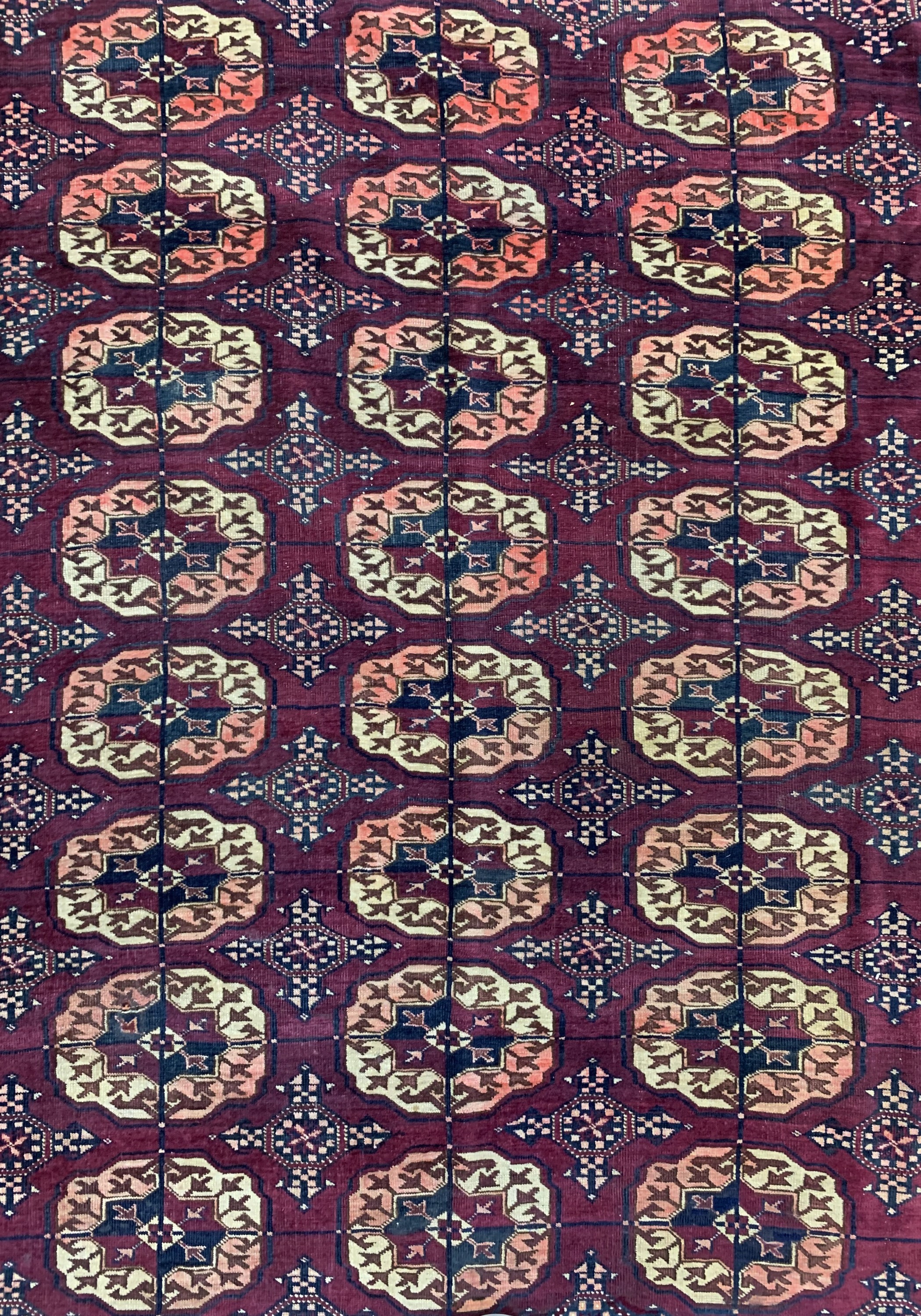 Detail e: Tekke Hauptteppich antik, Turkmenistan, 19.Jhd, Wolle auf Wolle, ca. 344 x 214 cm, EHZ: 3, (Restauriert)