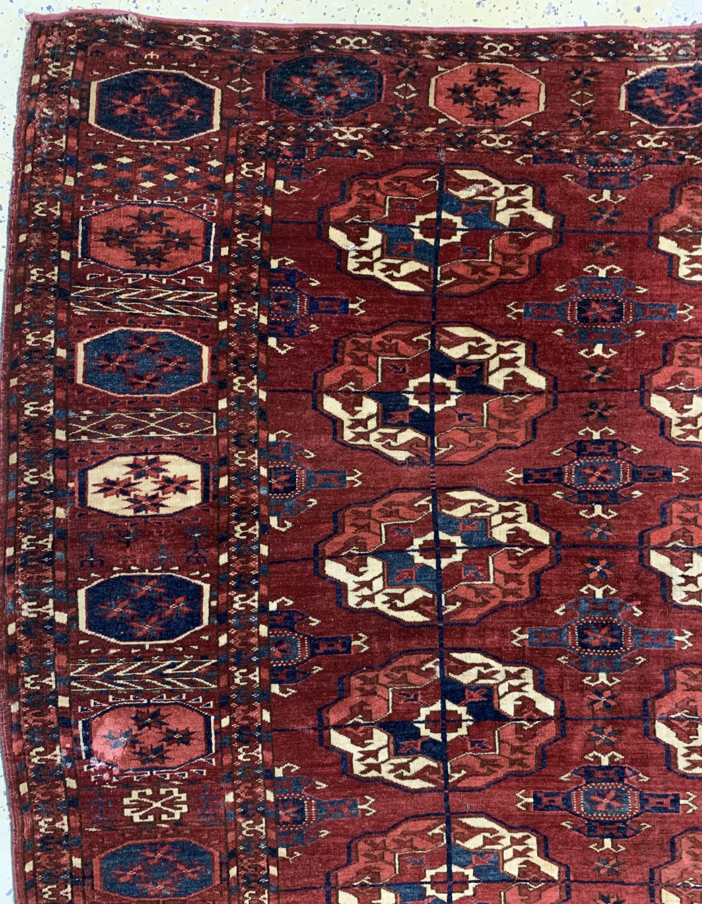 Detail d: Tekke Hauptteppich antik, Turkmenistan, 19.Jhd, Wolle auf Wolle, ca. 240 x 217 cm, EHZ: 3-4