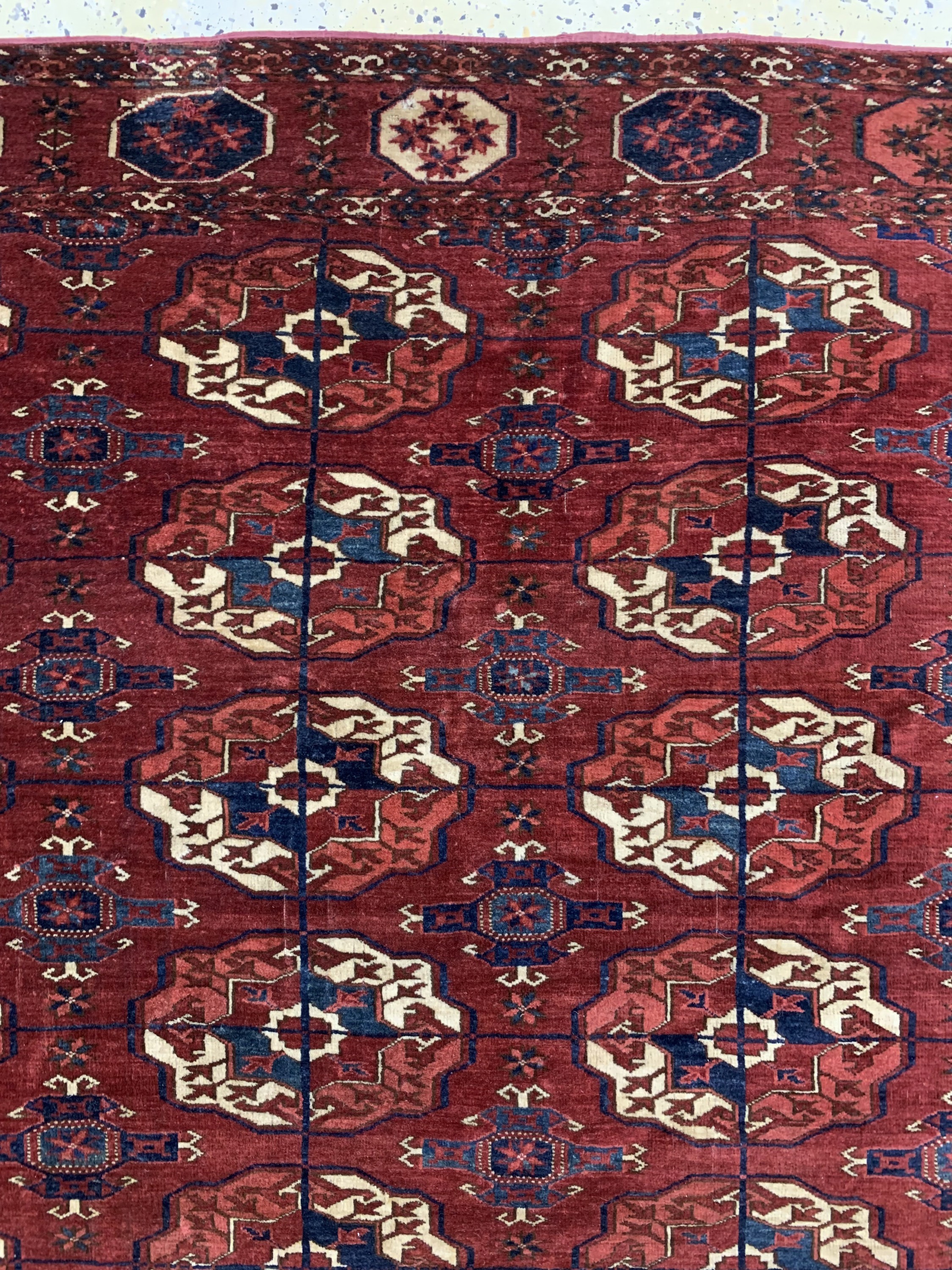 Detail f: Tekke Hauptteppich antik, Turkmenistan, 19.Jhd, Wolle auf Wolle, ca. 240 x 217 cm, EHZ: 3-4