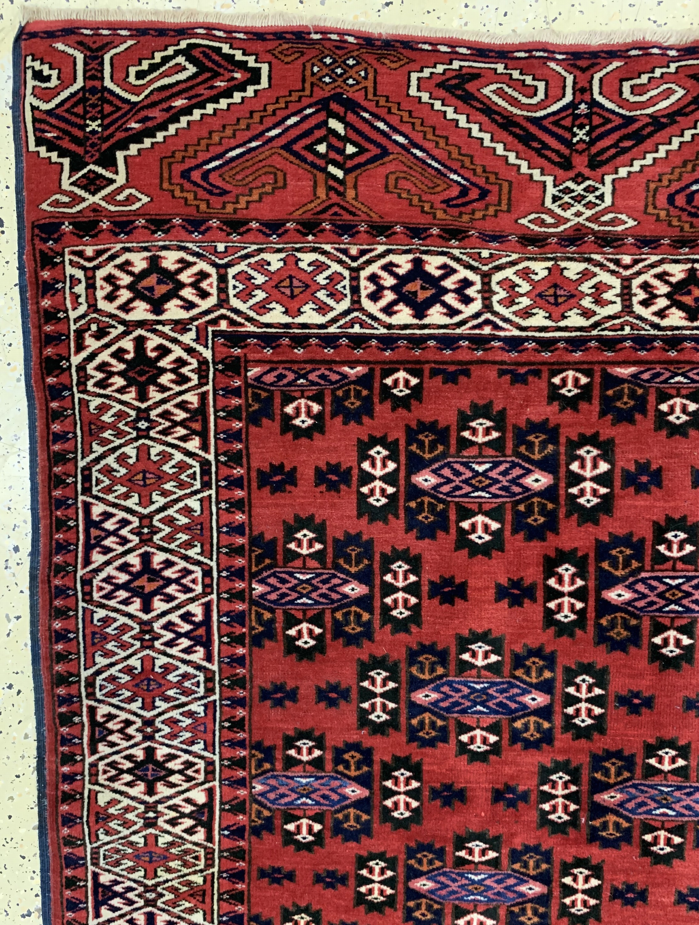 Detail d: Yomud Hauptteppich, Turkmenistan, um 1910/1920, Wolle auf Wolle, ca. 340 x 220 cm, EHZ: 2