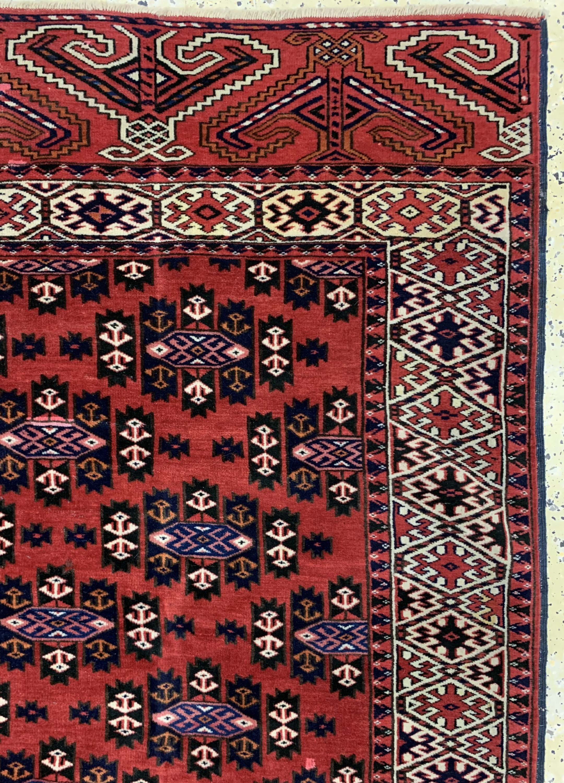 Detail e: Yomud Hauptteppich, Turkmenistan, um 1910/1920, Wolle auf Wolle, ca. 340 x 220 cm, EHZ: 2