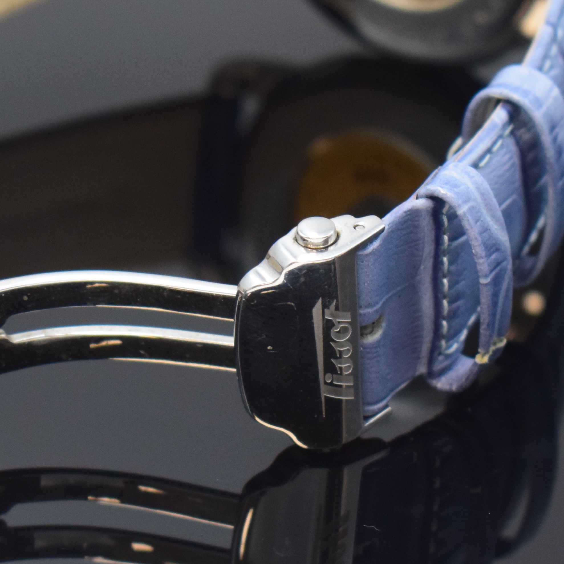 Detail b: TISSOT Heritage Navigator Worldtimer 160th Anniversary Herrenarmbanduhr in Stahl, Schweiz um 2013, Automatik, beids. vergl. Geh. in Edelstahl, neutr. ...