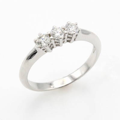 Image Ring mit Brillanten, WG 750/000, 3 Brill. zus. ca. 0.38 ct Weiß/si, RW ca. 56 ...