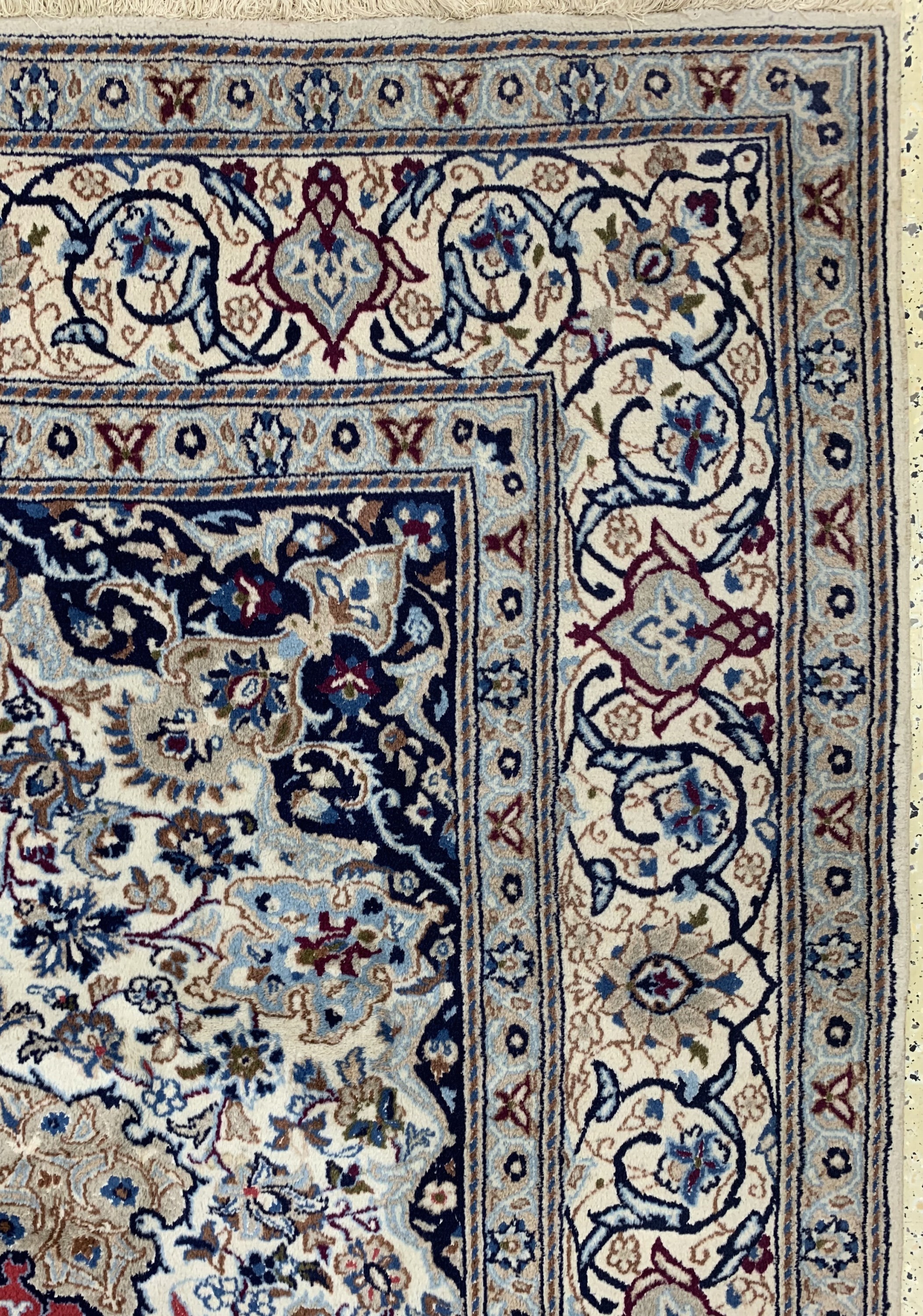 Detail e: Nain, Persien, Mitte 20.Jhd., Wolle mit Seide, 357 x 250cm, EHZ: 2