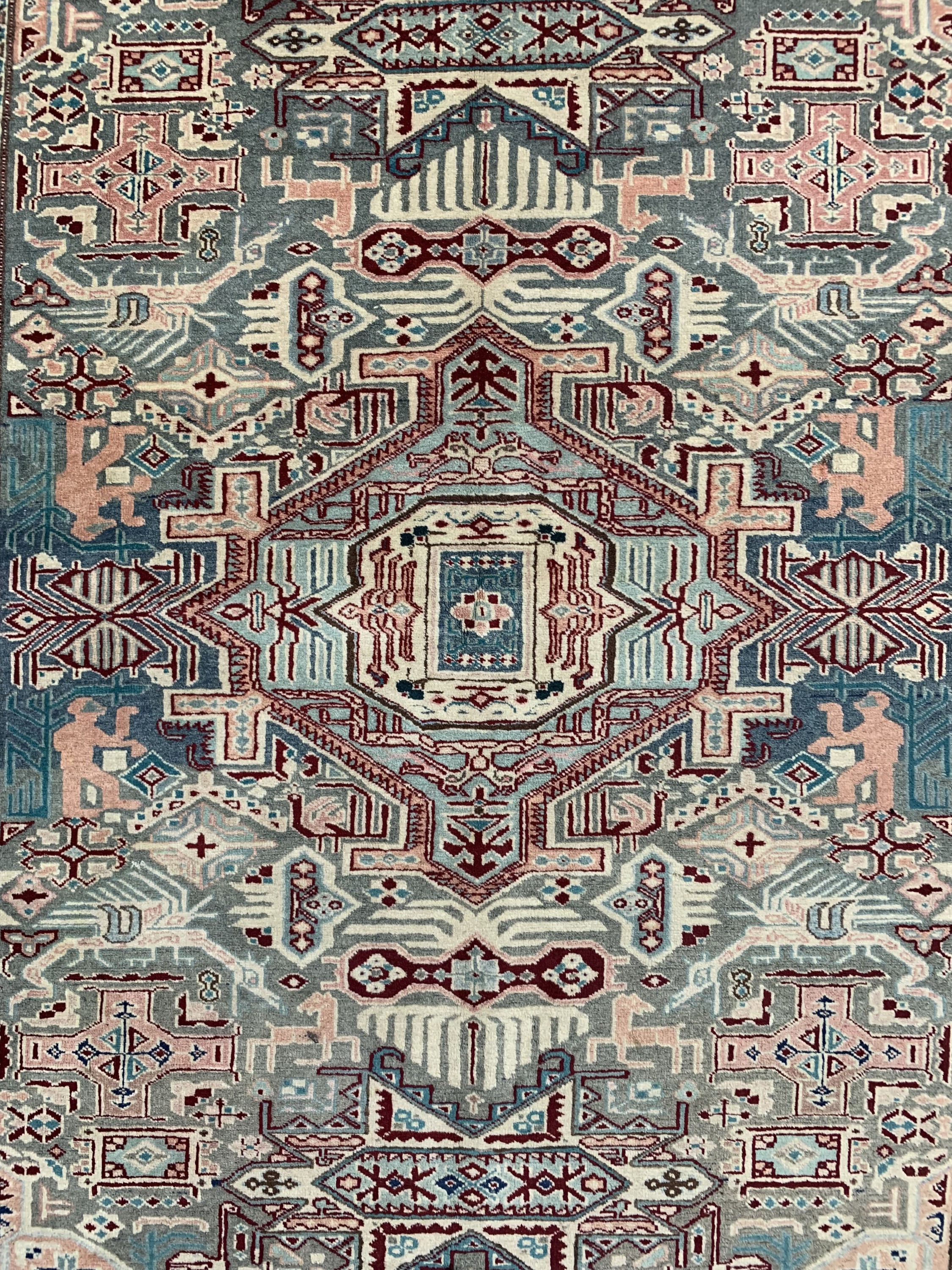 Detail c: Ardebil, Persien, Mitte 20.Jhd., Wolle auf Baumwolle, ca. 277 x 173 cm, EHZ: 2