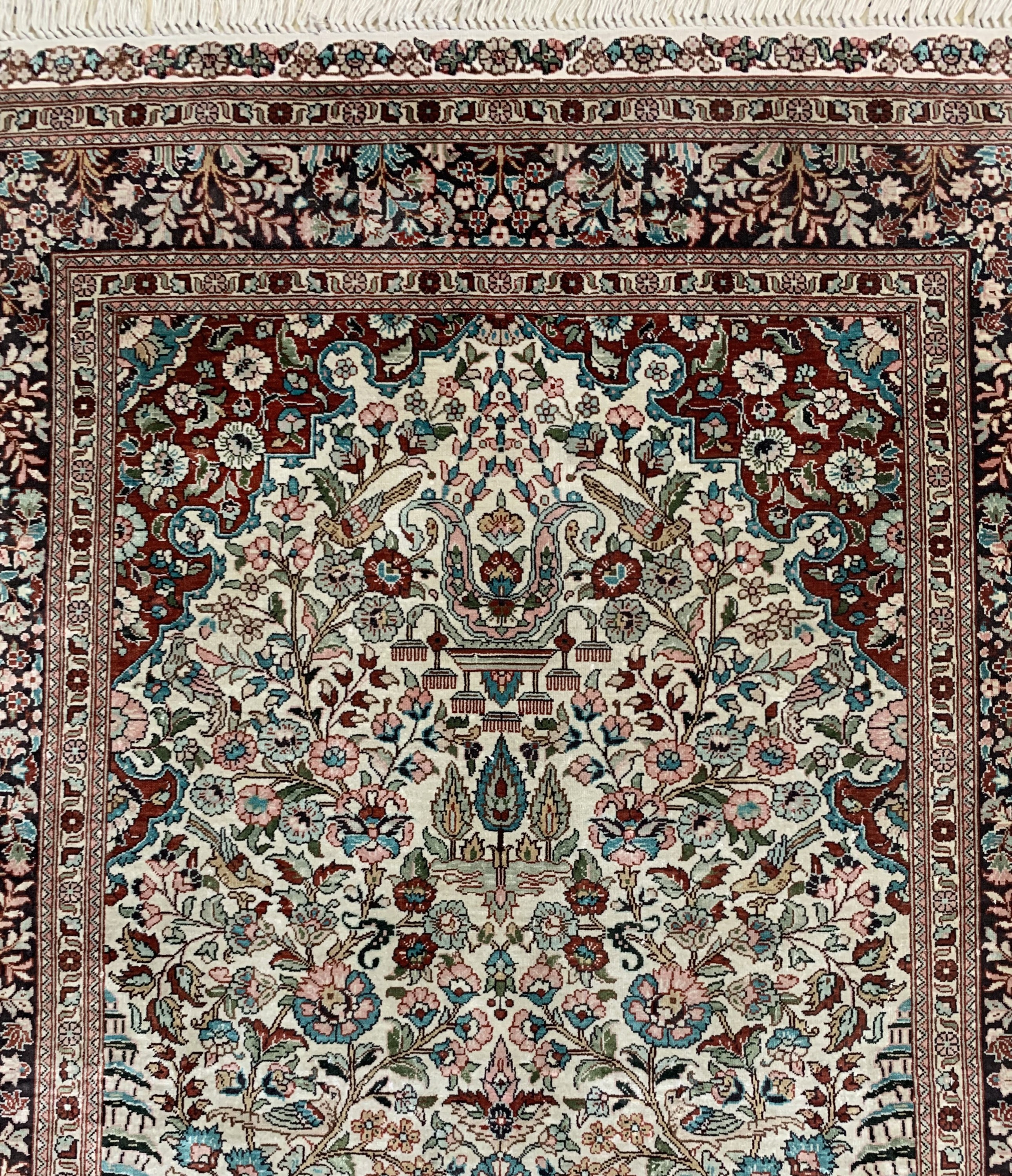 Detail b: China Hereke fein, China, Mitte 20.Jhd., reine Naturseide, ca. 120 x 78 cm, EHZ: 2