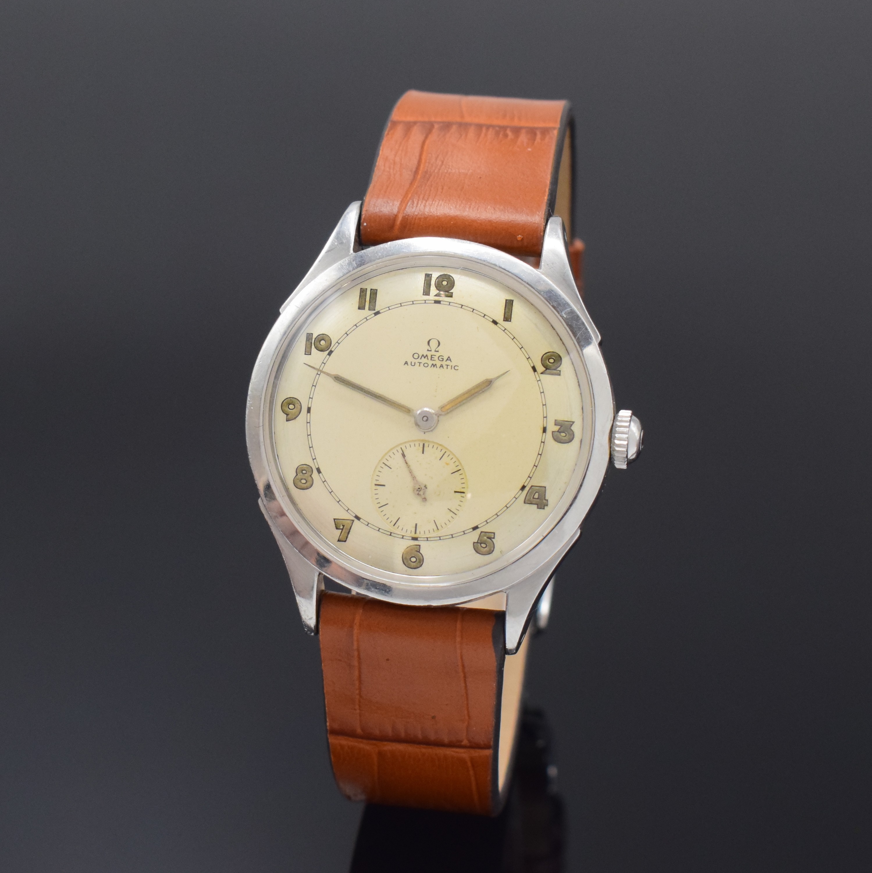 OMEGA Herrenarmbanduhr mit Hammerautomatik Referenz 2374/3, Schweiz um 1947, Automatik, neutr. Lederband m. orig. Omega Schliesse, Boden aufgedr., ...