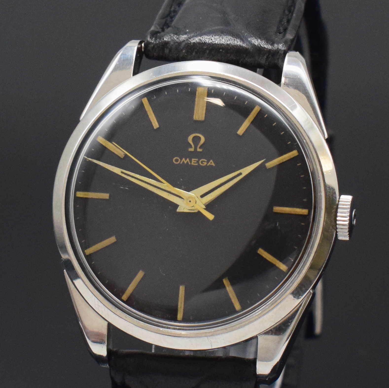 Detail a: OMEGA Vintage Herrenarmbanduhr Referenz 2910-1 SC in Stahl, Schweiz um 1956, Handaufzug, neutr. Lederband m. orig. Dornschl., Boden aufgedr., ...