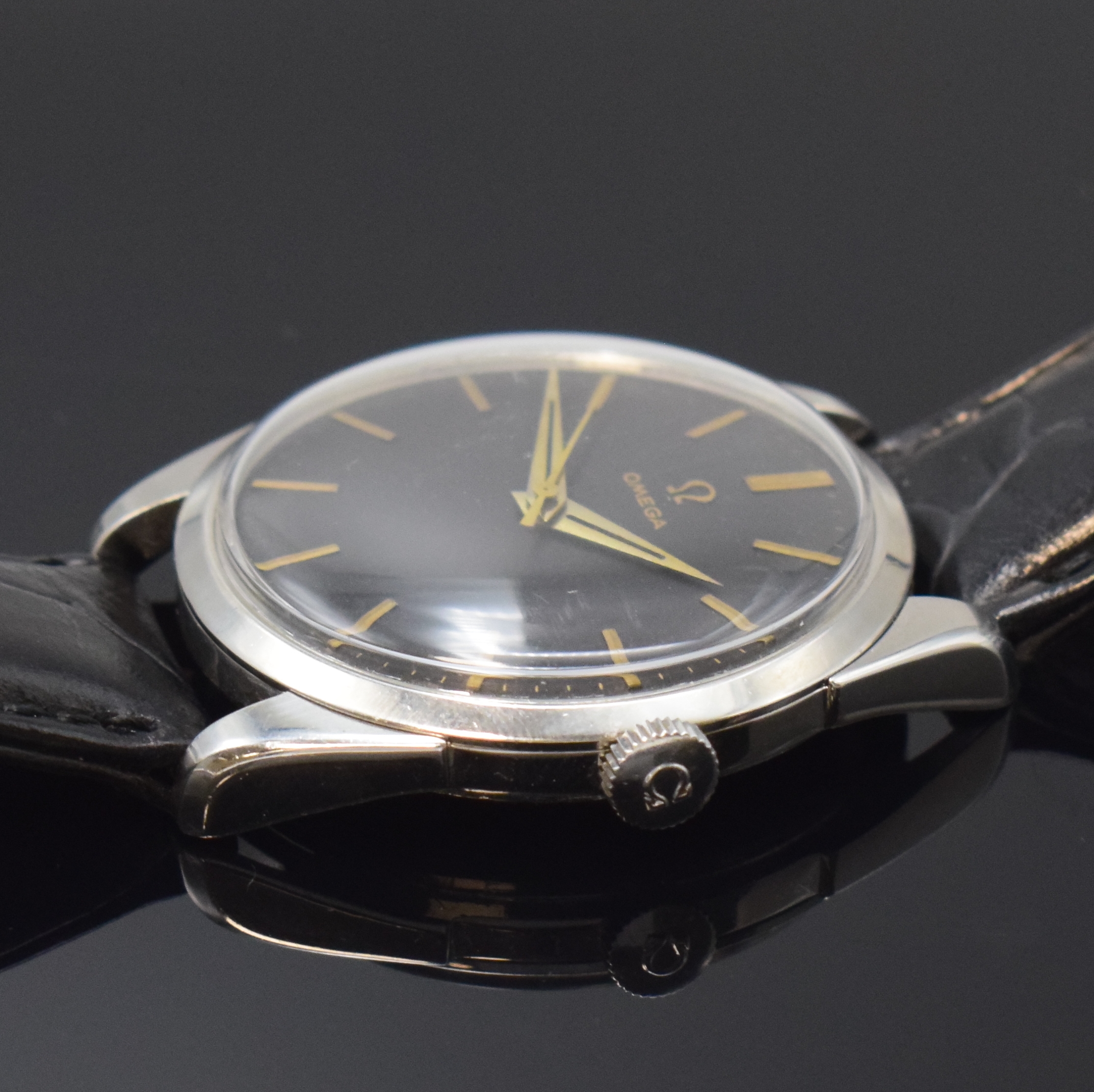 Detail c: OMEGA Vintage Herrenarmbanduhr Referenz 2910-1 SC in Stahl, Schweiz um 1956, Handaufzug, neutr. Lederband m. orig. Dornschl., Boden aufgedr., ...
