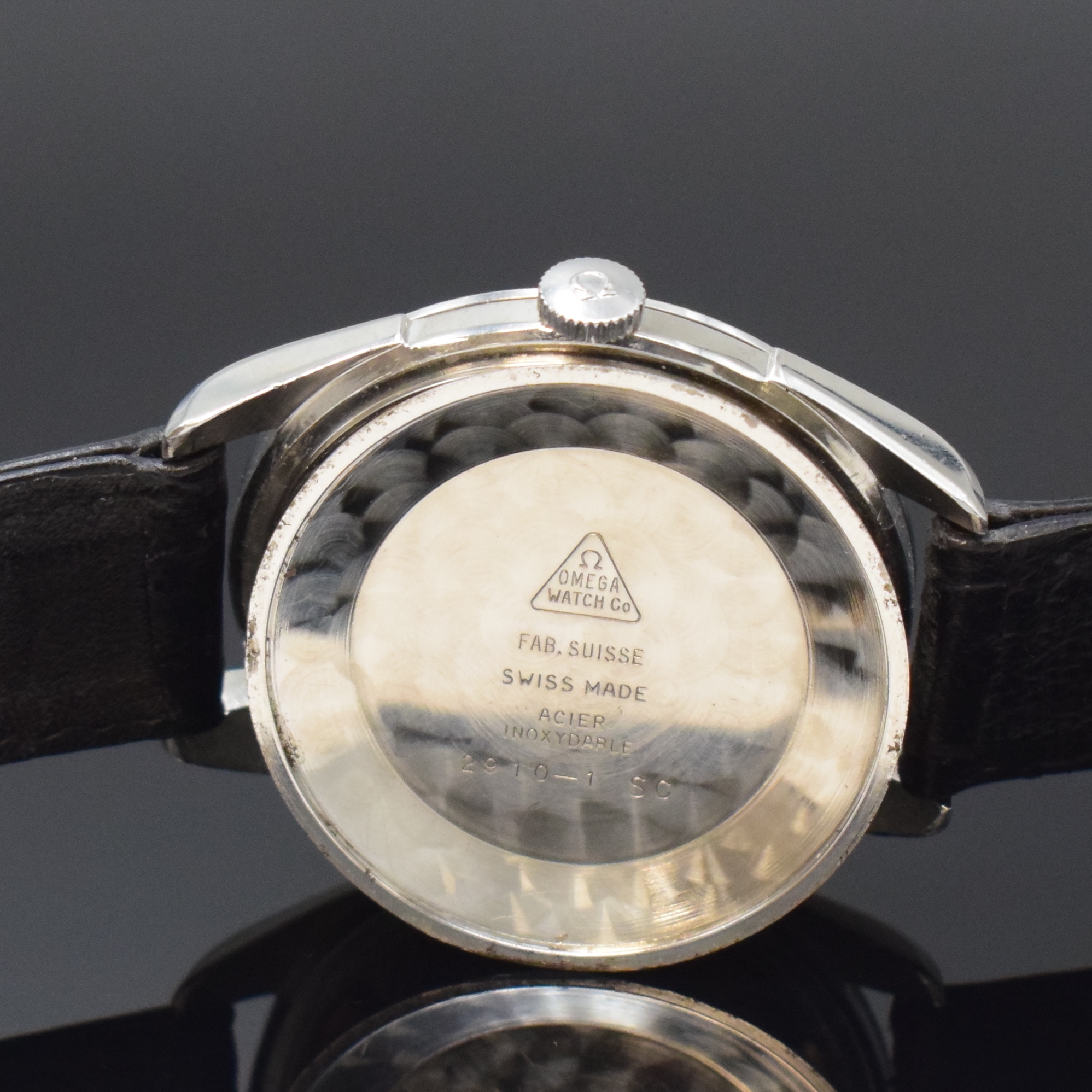 Detail f: OMEGA Vintage Herrenarmbanduhr Referenz 2910-1 SC in Stahl, Schweiz um 1956, Handaufzug, neutr. Lederband m. orig. Dornschl., Boden aufgedr., ...
