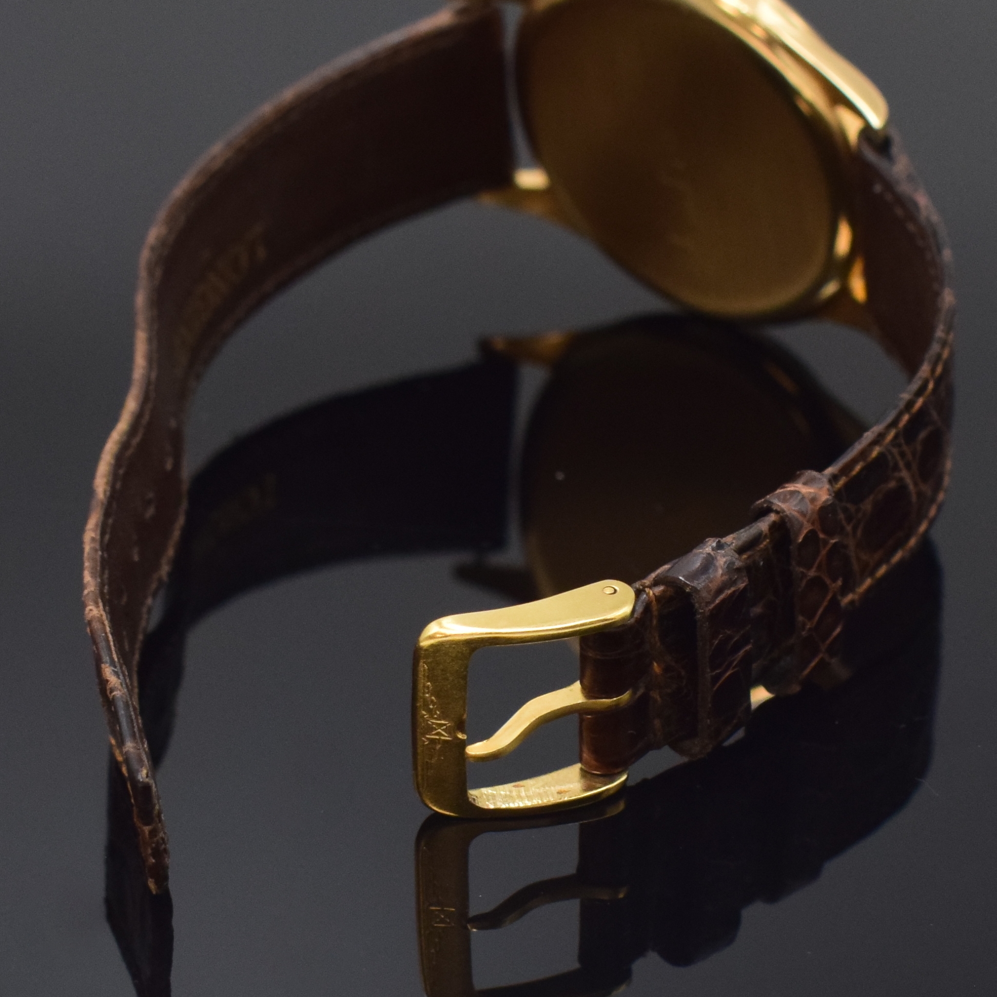 Detail b: LONGINES Flagship Herrenarmbanduhr in RoseG 750/000, Schweiz um 1960, Handaufzug, Boden (l. dell.) u. Glasrand aufgedr., orig. Krone, vers. Zifferbl. ...