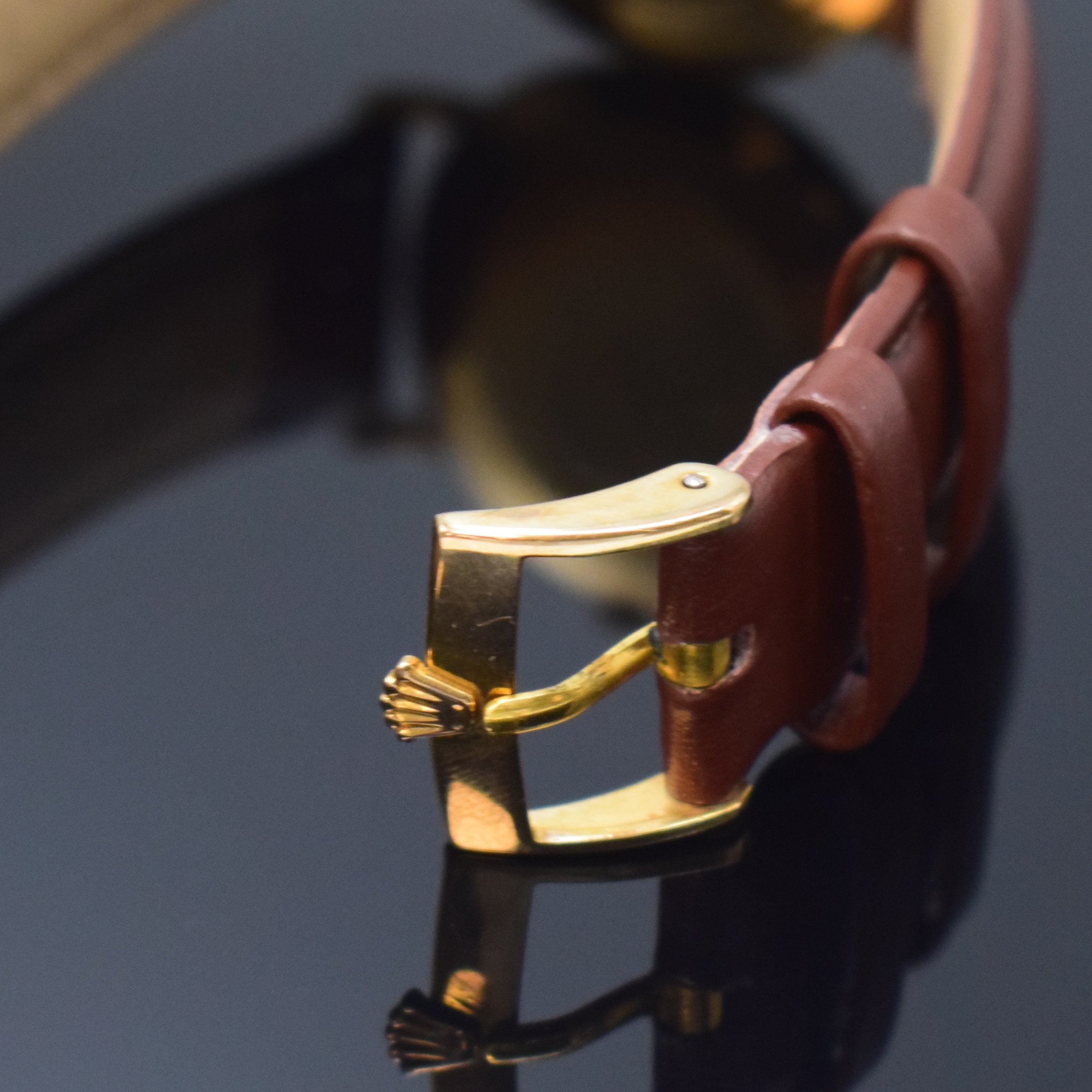 Detail b: ROLEX Precision Herrenarmbanduhr Referenz 9659 in GG 750/000, Schweiz um 1960, Handaufzug, Boden u. Glasrand aufgedr., neutr. Lederband inkl. orig. ...