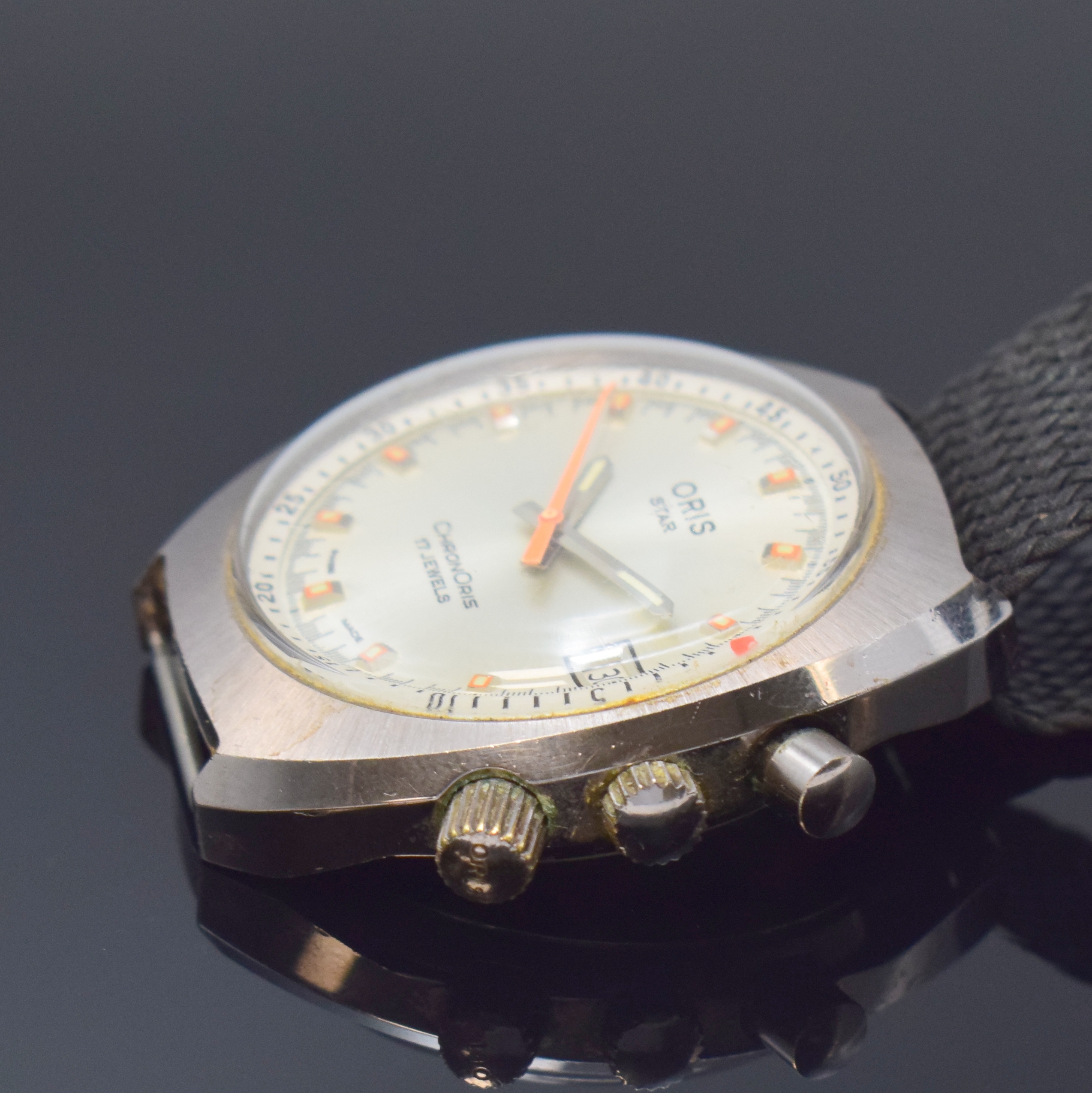 Detail b: ORIS Star ChronOris seltene Herrenarmbanduhr mit Chronograph, Schweiz um 1970, Handaufzug, verchr. Geh. m. verschr. Stahlboden, Chrono-Drücker b. 2, ...