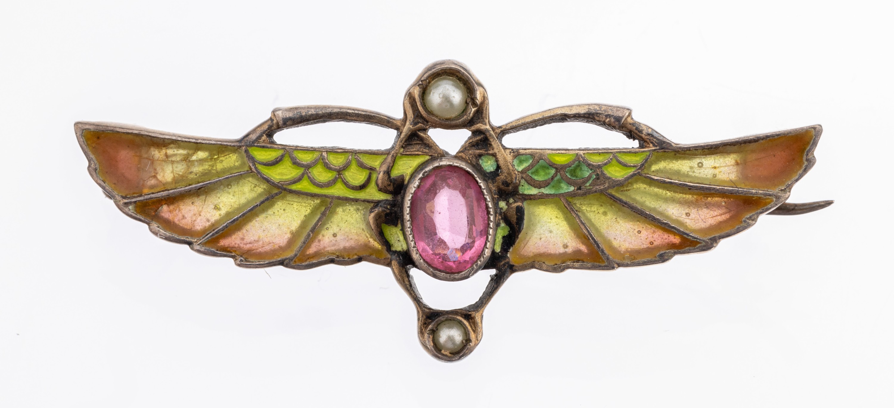 Brosche mit Fensteremail, um 1900, Silber verg., abstrakte Darstellung, part. mit Fensteremail in versch. Farben, mittig kl. ovalfacett. rosafarb. ...