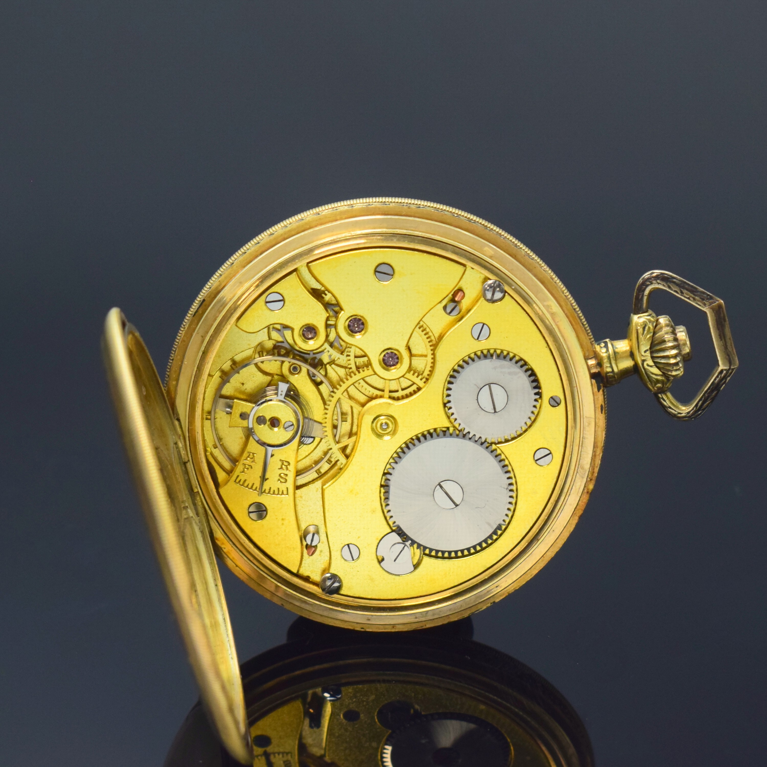 Detail f: Herrensavonette in GG 585/000, Schweiz um 1925, flaches 3-Deckel Goldgeh., floral grav. Rand, matt-gold. Zifferbl., gold. arab. Zahlen, kl. Sek. b. ...