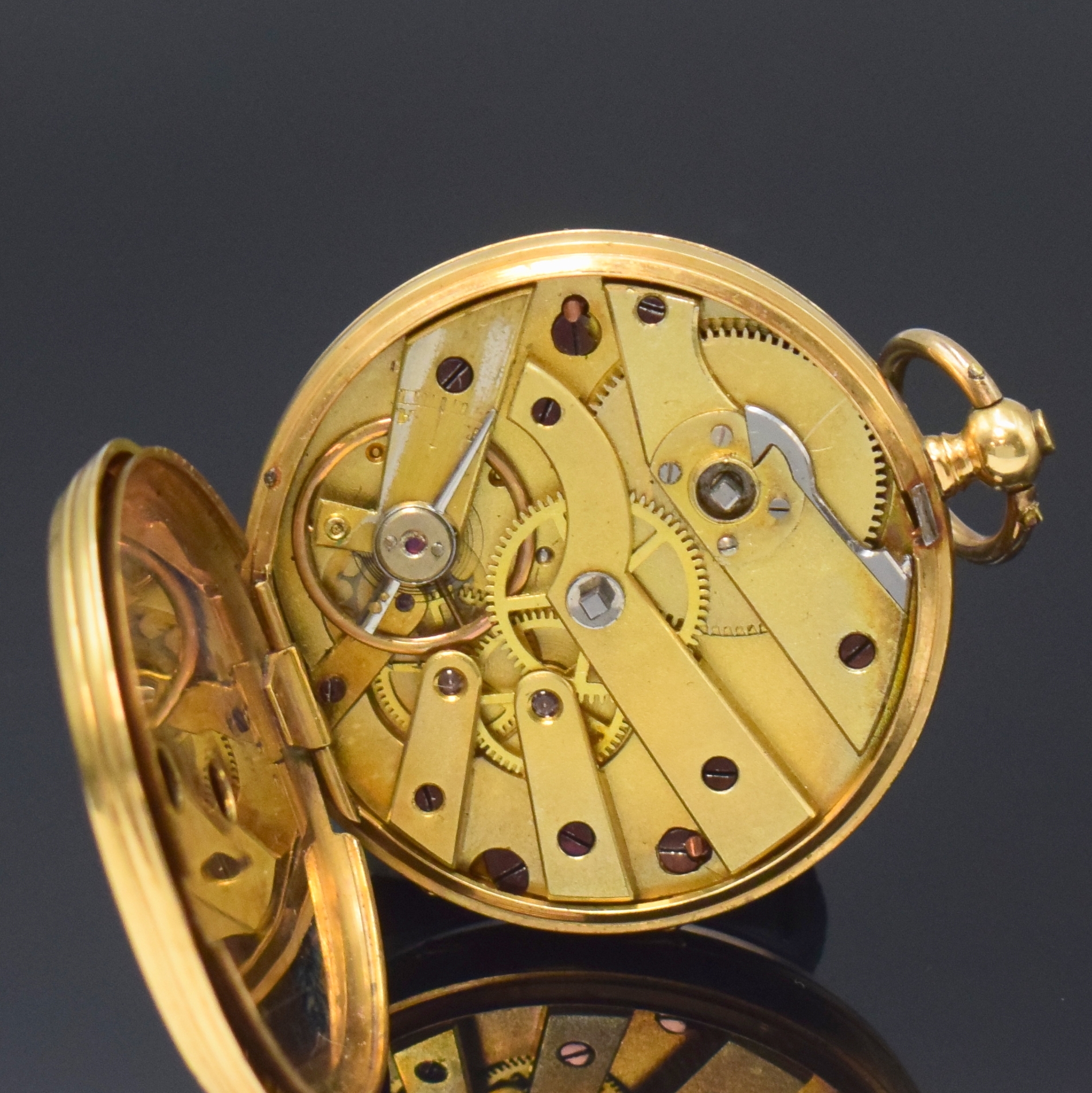 Detail e: VACHERON Geneve Email-Damentaschenuhr in GG 750/000, Schweiz um 1850, Schlüsselaufzug, offenes, fein grav. u. guill. Geh., partiell blau u. schwarz ...