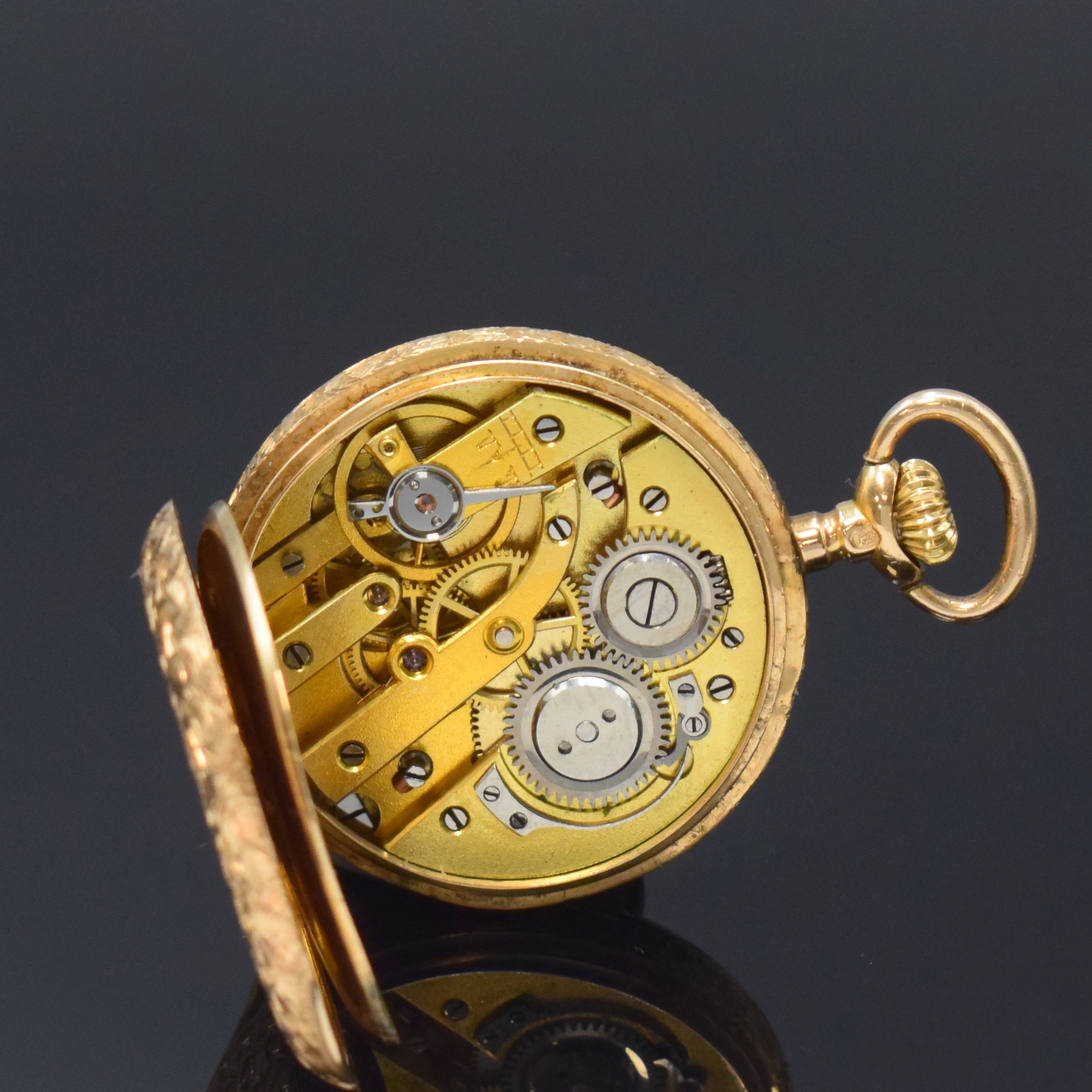 Detail g: Damensavonette in RG 585/000, Schweiz um 1900, kompl. fein grav. 2-Deckel Goldgeh., leere Monogramm-Kartusche umrahmt von schwarzem ...