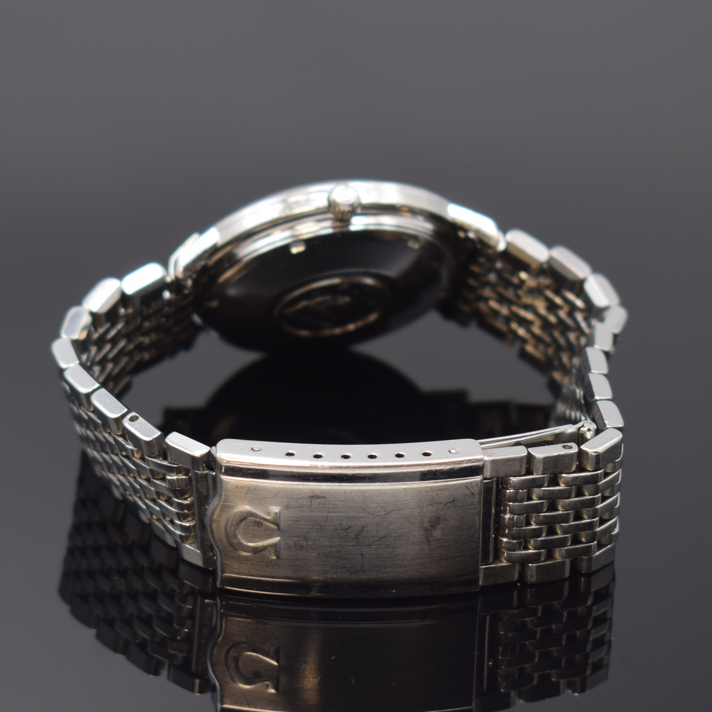 Detail b: OMEGA Constellation Chronometer Herrenarmbanduhr in Stahl Referenz 168.004, Schweiz um 1968, Automatik, Boden m. Darst. Sternwarte verschr., orig. ...