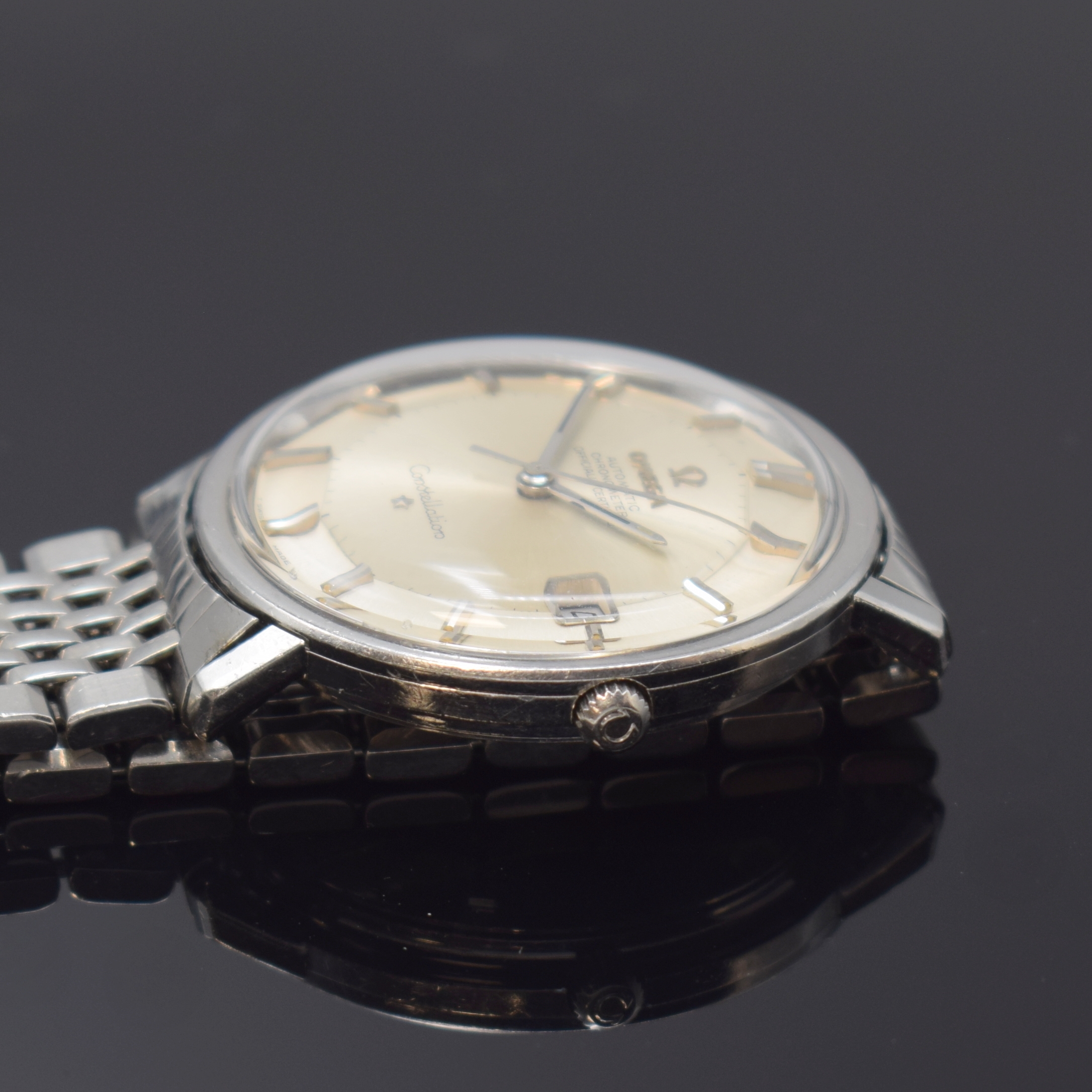 Detail c: OMEGA Constellation Chronometer Herrenarmbanduhr in Stahl Referenz 168.004, Schweiz um 1968, Automatik, Boden m. Darst. Sternwarte verschr., orig. ...