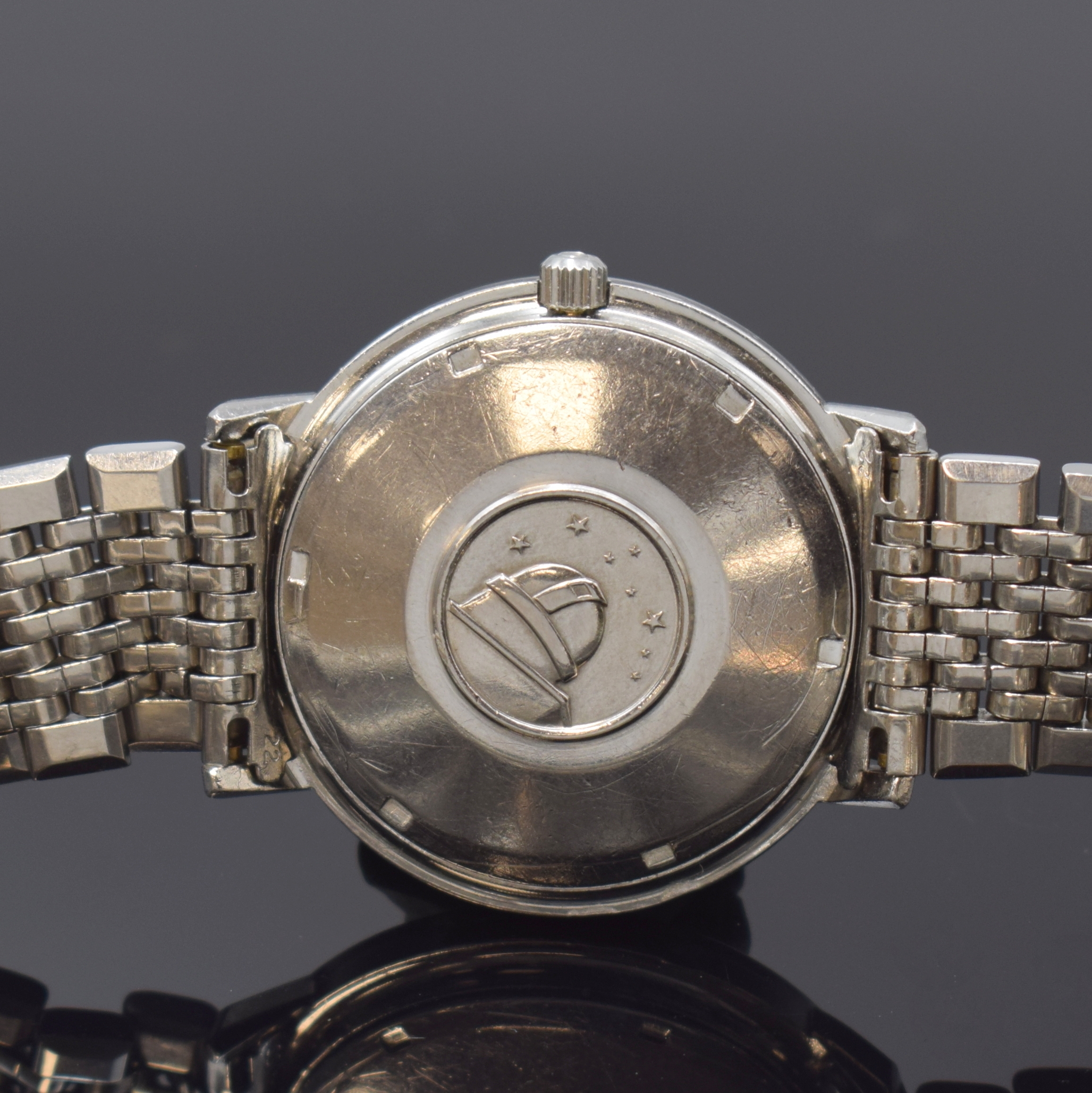 Detail d: OMEGA Constellation Chronometer Herrenarmbanduhr in Stahl Referenz 168.004, Schweiz um 1968, Automatik, Boden m. Darst. Sternwarte verschr., orig. ...