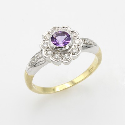 Image Ring mit Amethyst und Diamanten, GG 585/000 z.T. matt u. rhod., blütenförm. ...