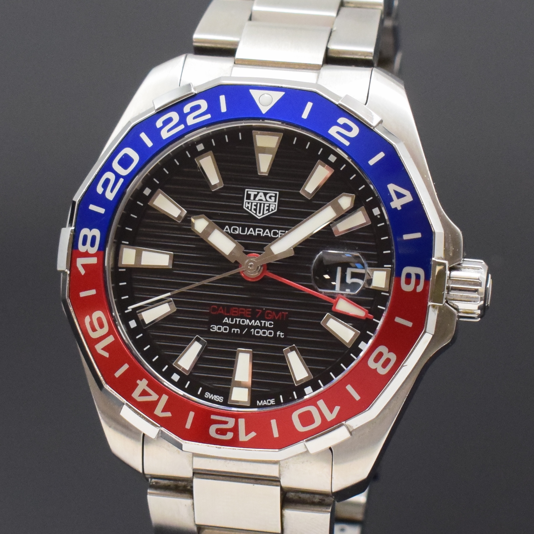 Detail a: TAG HEUER Aquaracer GMT Calibre 7 Herrenarmbanduhr in Stahl Referenz WAY201F, Schweiz um 2020, Automatik, orig. Gliederband inkl. Faltschl., Boden u. ...