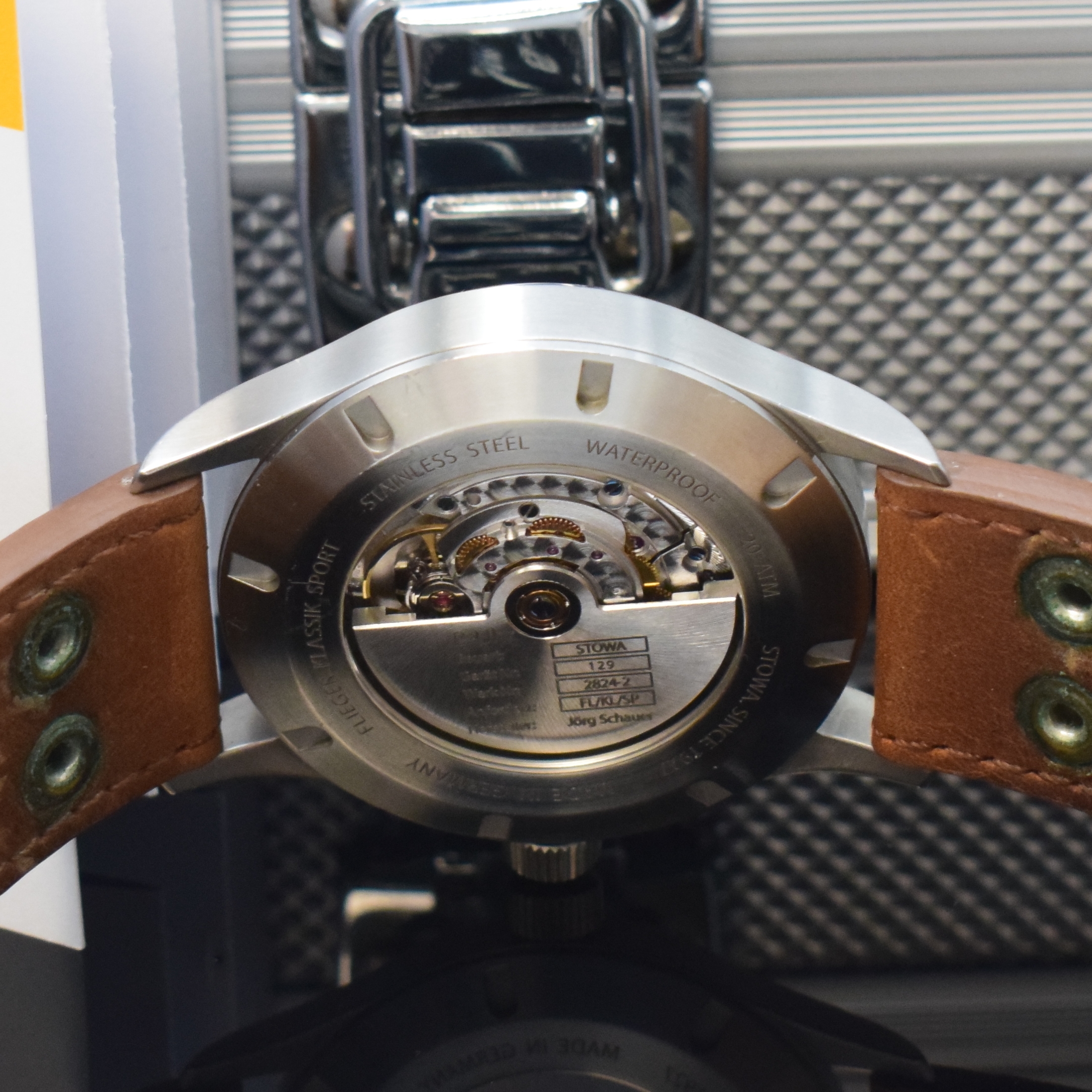 Detail e: STOWA Flieger Klassik Sport Herrenarmbanduhr in Stahl, Deutschland verk. lt. beil. Pap. 02/2017, Automatik, beids. vergl. Geh. inkl. orig. Lederband ...