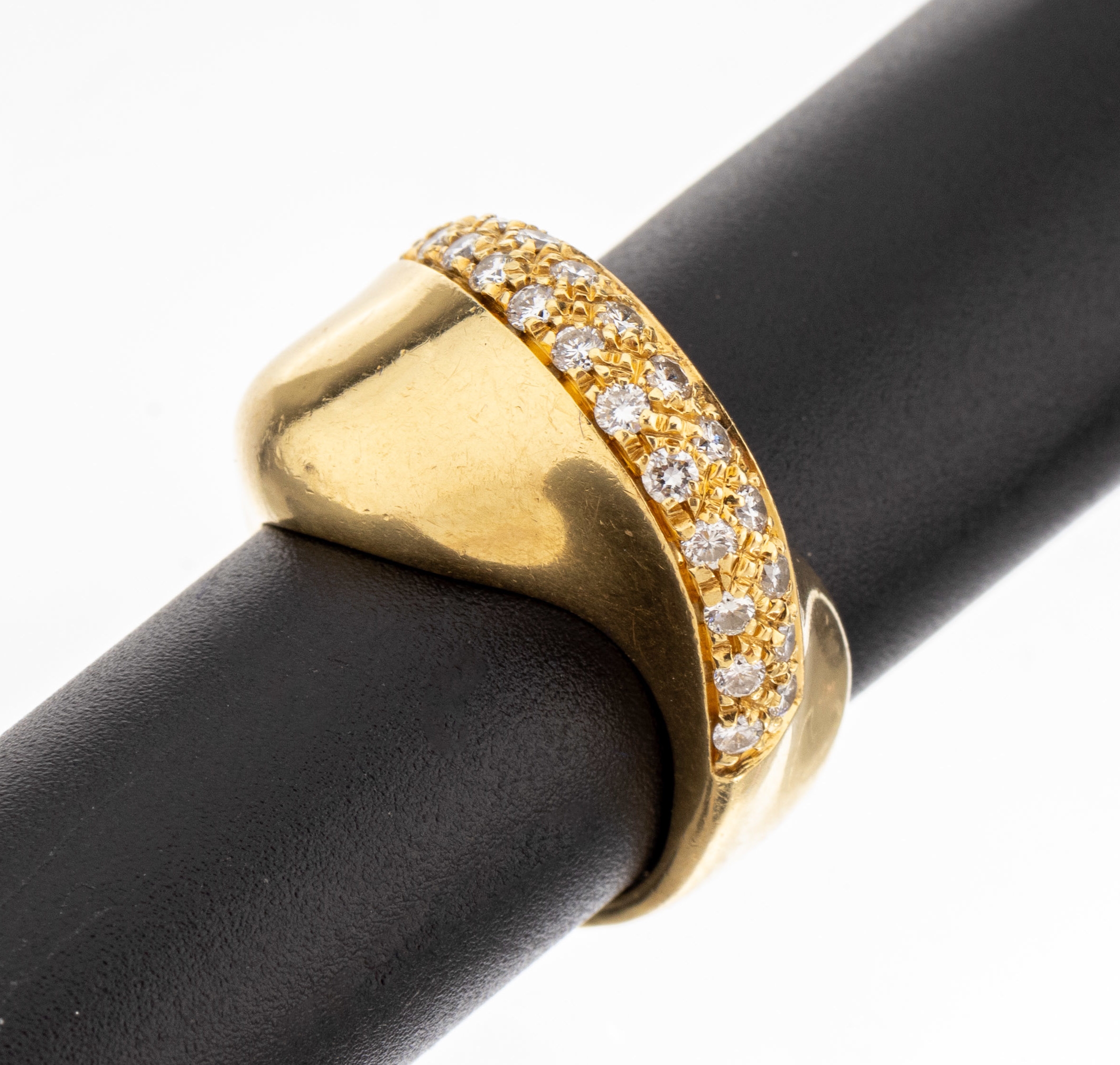 18 kt Gold Brillant-Ring, GG 750/000, aussergewöhnliche Gestaltung, 26 Brillanten zus. ca. 0.26 ct Weiss/si, RW 56, ca. 11.7 g