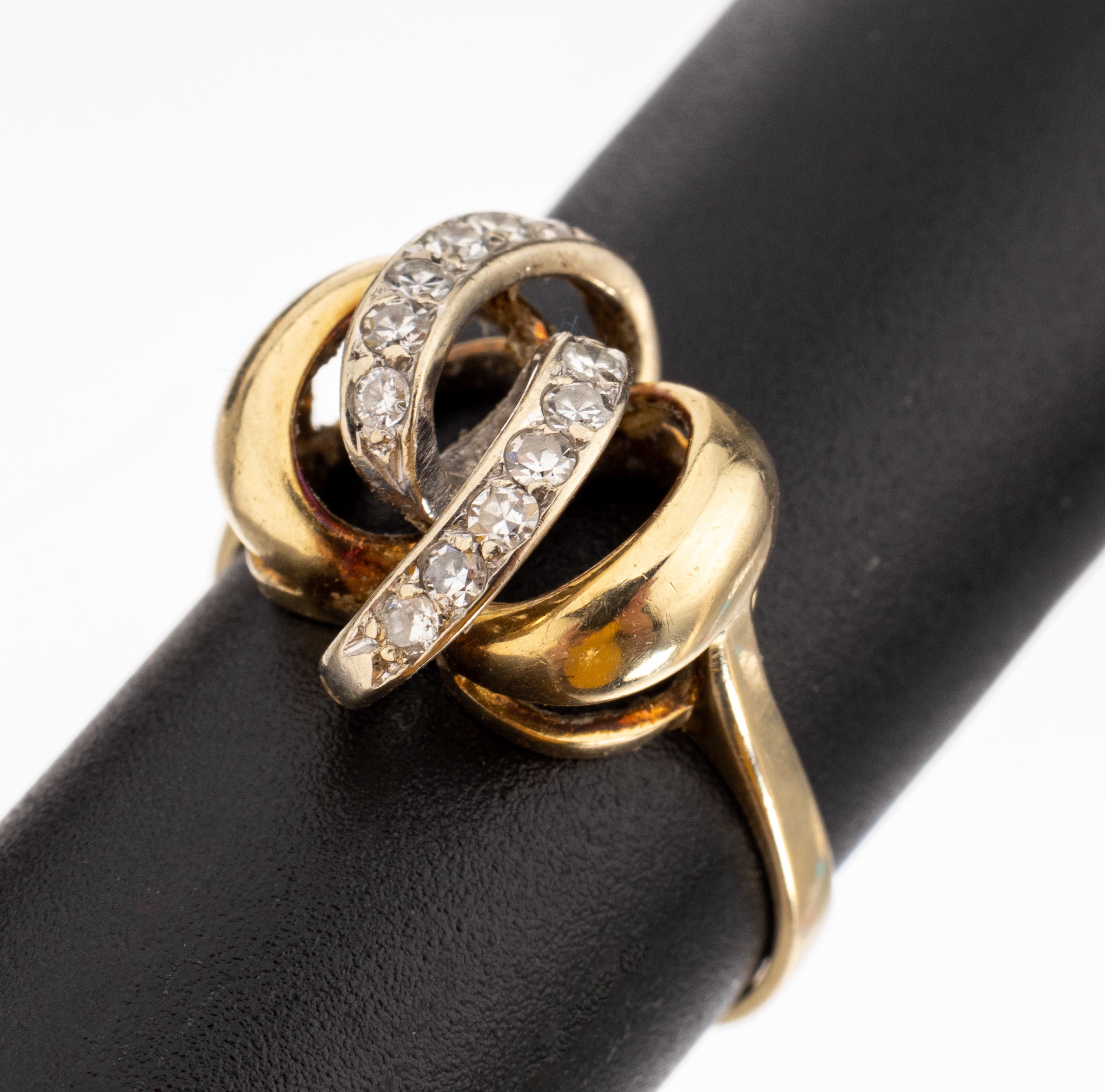 14 kt Gold Diamant-Ring, GG/WG 585/000, außergewöhnliche Gestaltung, kl. in WG gefasste 8/8-Diamanten, RW 57, ca. 3.6 g