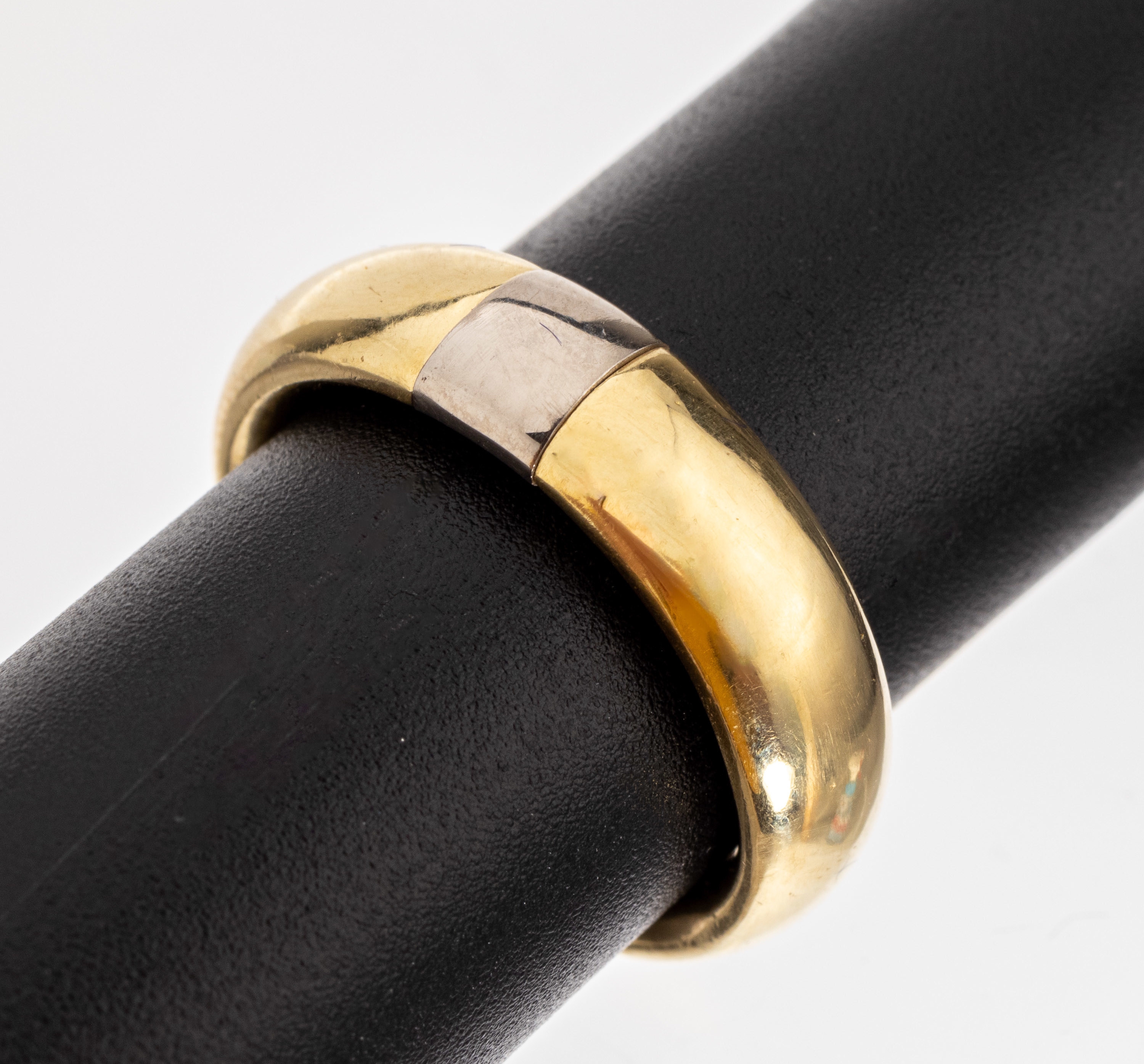 Detail a: 18 kt Gold Brillant-Ring, GG/WG 750/000, außergewöhnlich, WG-Element drehbar, rs. mit 1Brillant ca. 0.10 ct Weiß/si, RW 56, ca. 13.7 g