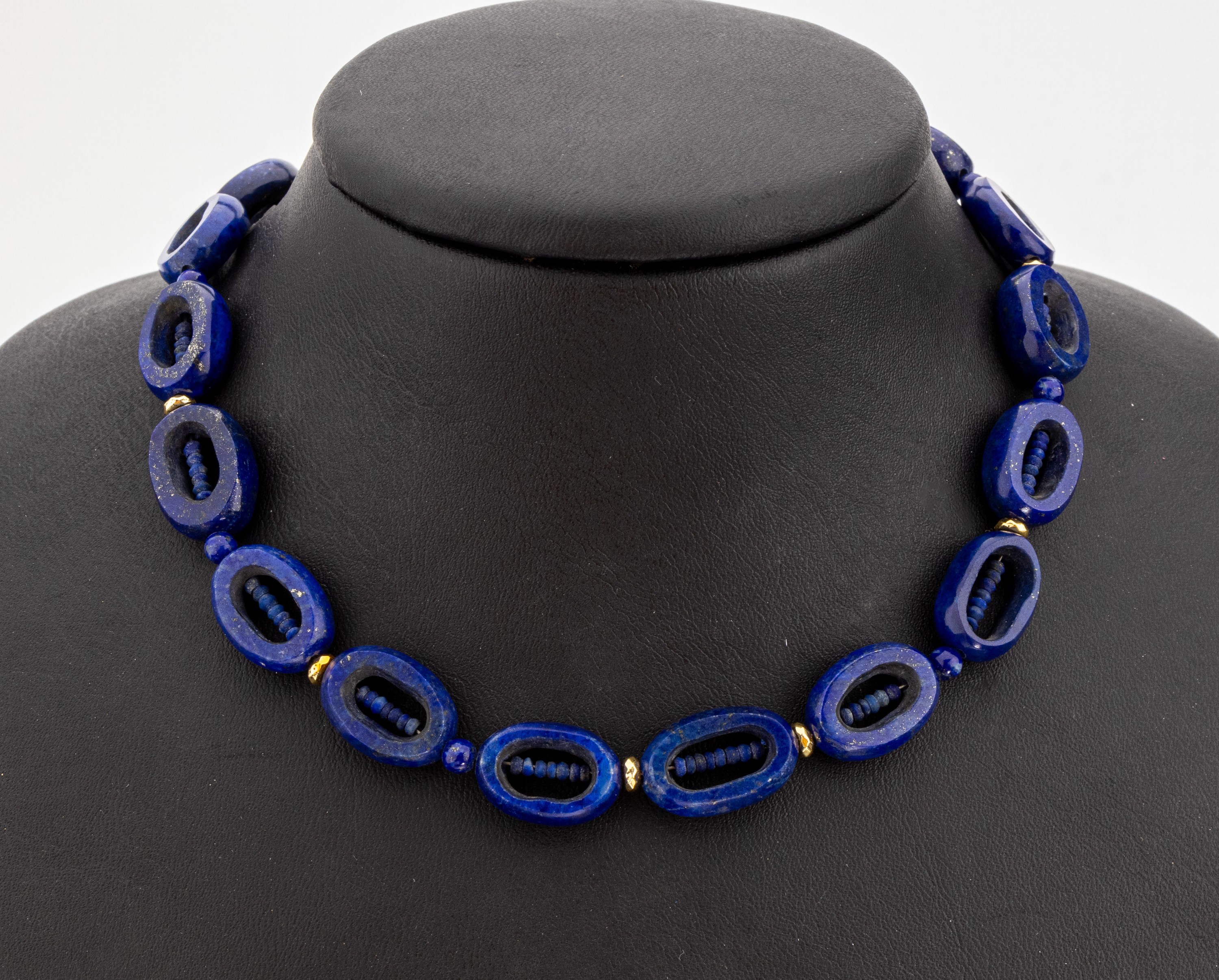 Lapislazuli-Collier, 925er Silber verg., ovale Glieder, Zwischenglieder teilw. Silber verg., L. ca. 47 cm, Karabinerschliesse