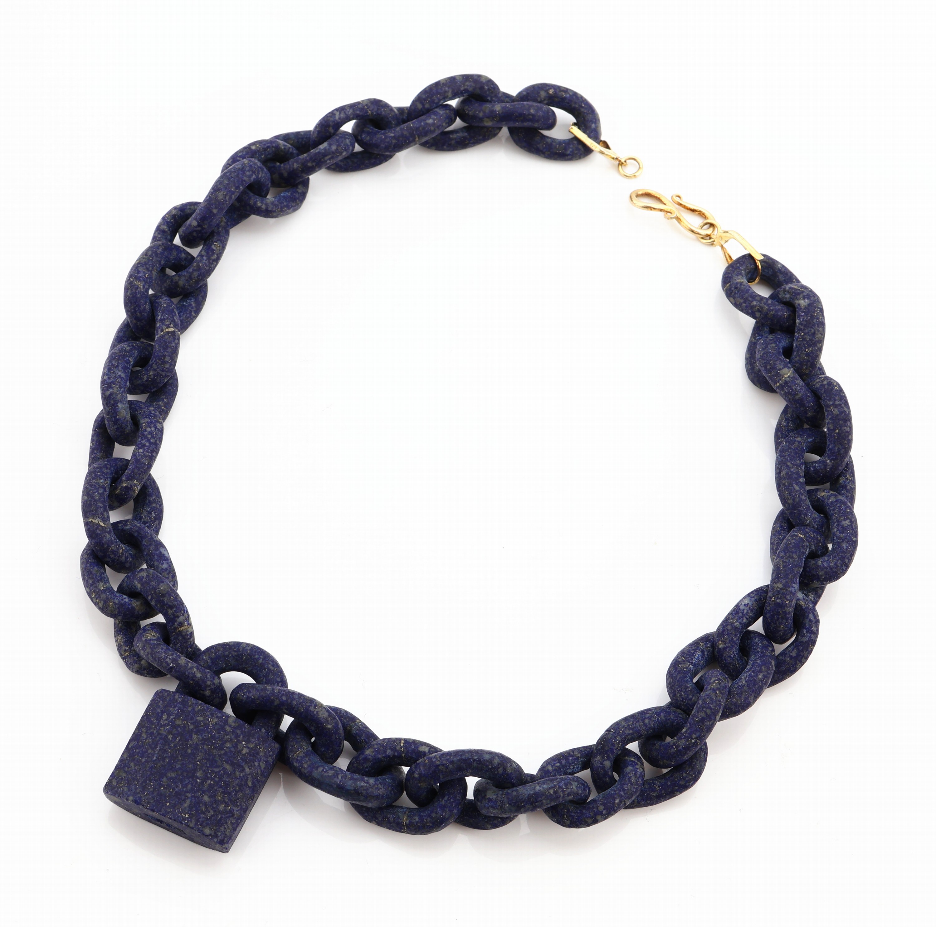 Detail a: Außergewöhnliches Lapislazuli-Collier, aufwändig aus einem Stein geschnitten, Kettenglieder oval, Mittelteil in Form eines Vorhängeschloss, L. ...