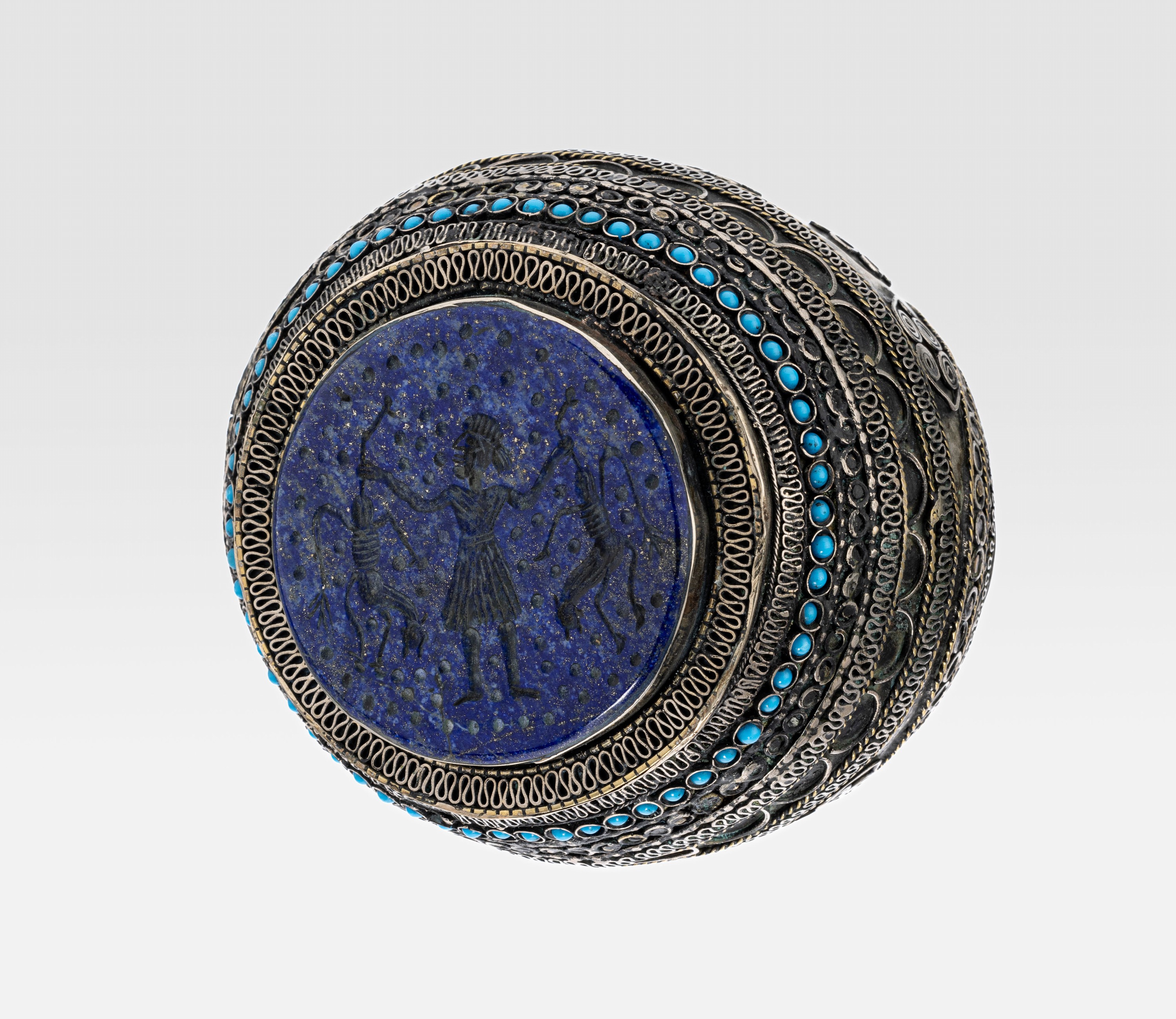 Ausgefallener Briefbeschwerer, Metall versilbert, Afghanistan um 1950-60, aufwendigeArbeit in Form eines Rings, Zierbänder aus aufgelegten ...