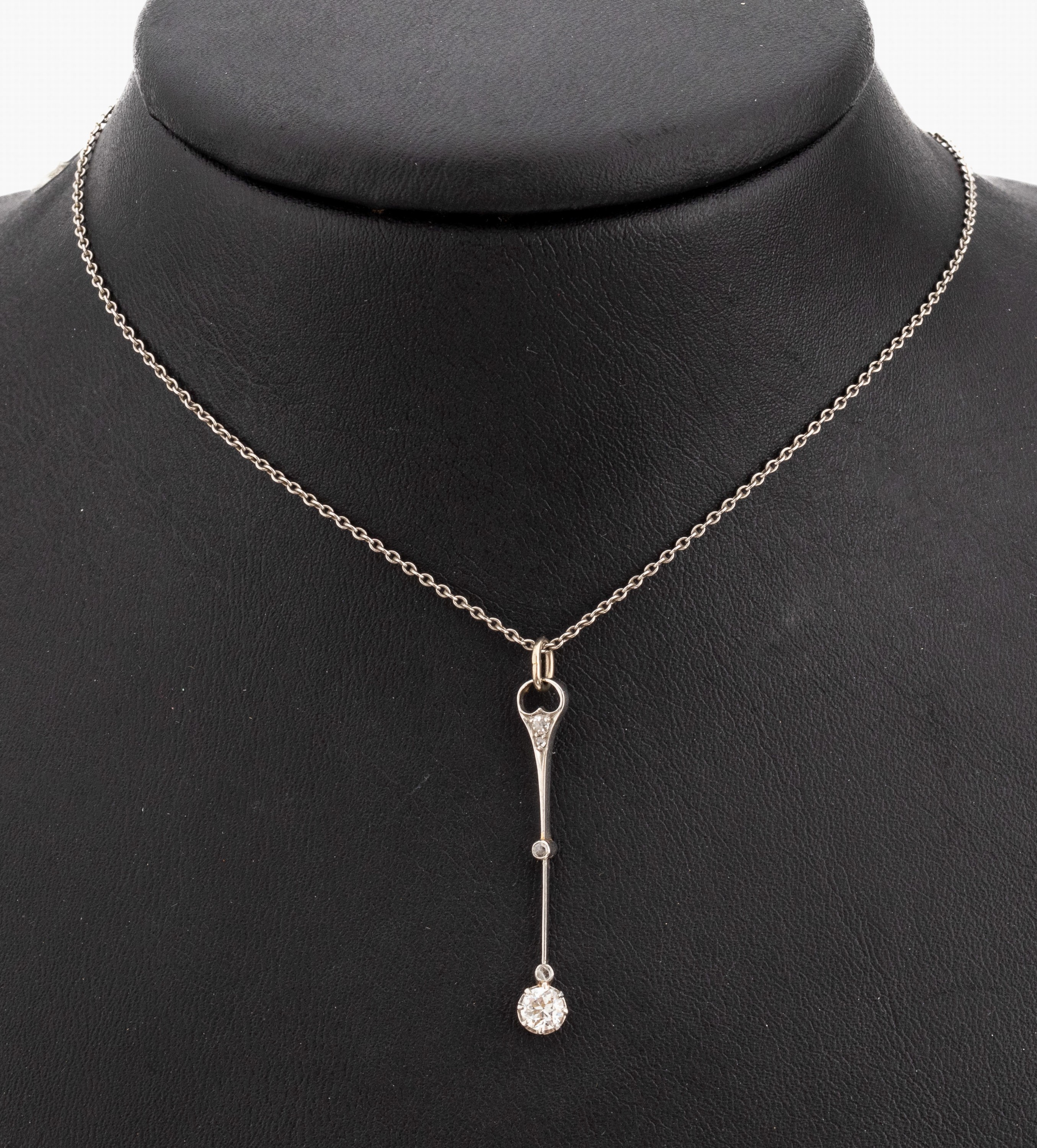 14 kt Gold Art Deco Diamant-Anhänger, um 1920, WG 585/000 (gepr.), Abhängung bewegl. ein Diamant ca. 0.25 ct Weiss/p, 3 Diamantrosen zus. ca. 0.02 ...