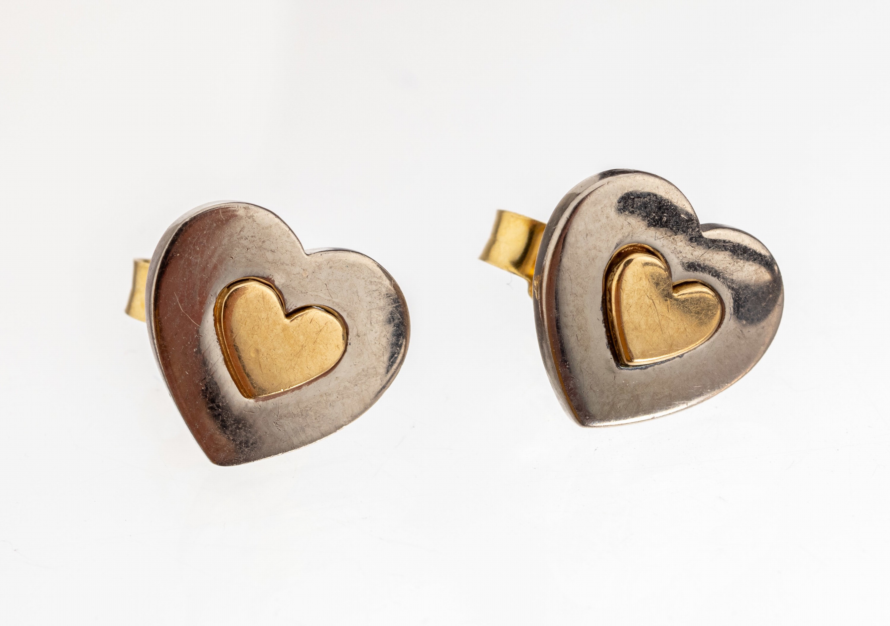 Paar 18 kt Gold Ohrstecker "Herz", GG/WG 750/000, ca. 4.2 g