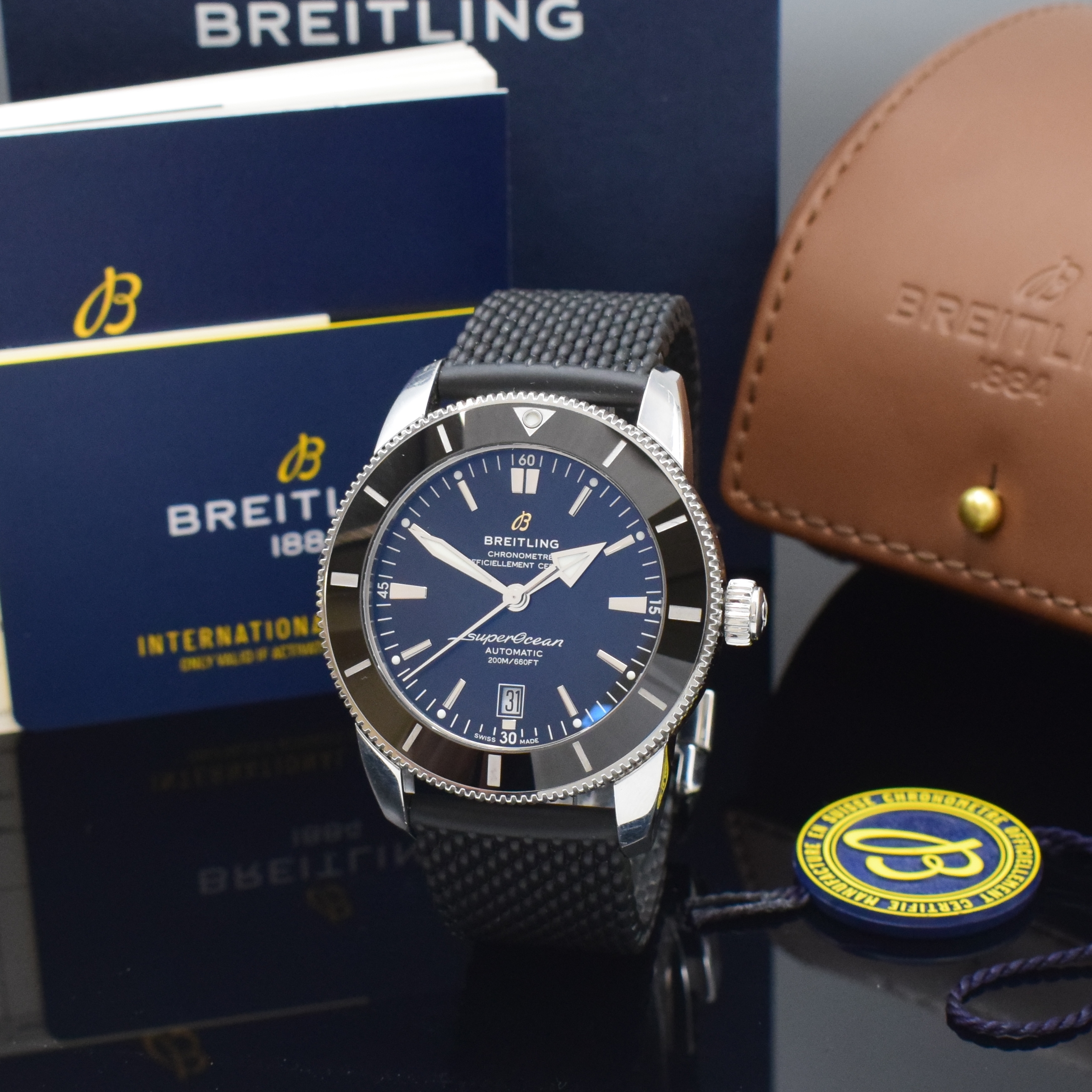 BREITLING Superocean grosse Herrenarmbanduhr in Stahl Referenz AB2020, Schweiz um 2020, Automatik, Geh. am orig. Gummiband m. Stahl Faltschl., Boden ...