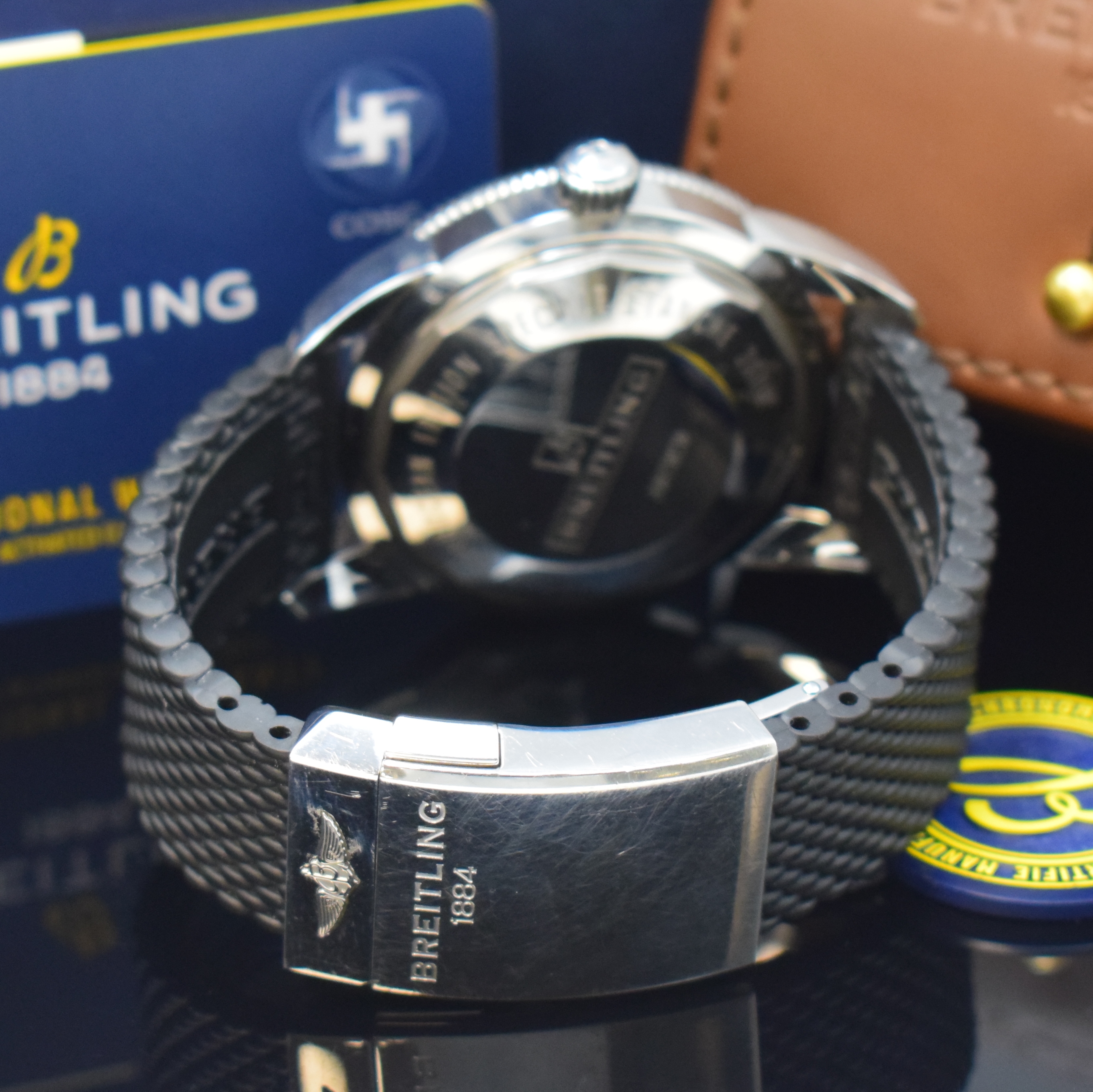 Detail b: BREITLING Superocean grosse Herrenarmbanduhr in Stahl Referenz AB2020, Schweiz um 2020, Automatik, Geh. am orig. Gummiband m. Stahl Faltschl., Boden ...