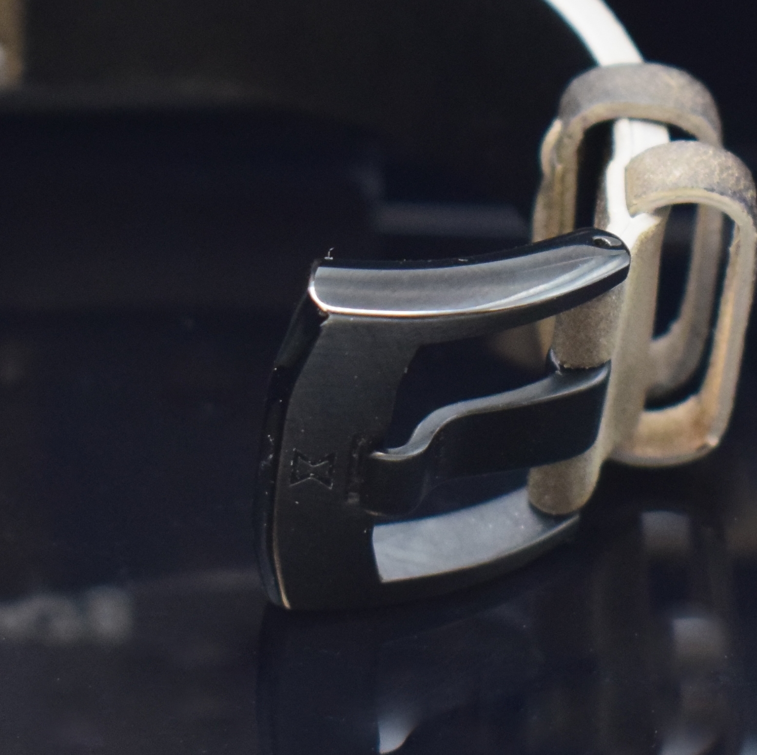 Detail b: EDOX North Sea 1978 Herrenarmbanduhr Referenz 80118 in Stahl, Schweiz um 2020, Automatik, PVD-beschichtetes Geh., Boden u. Krone verschr., eins. ...