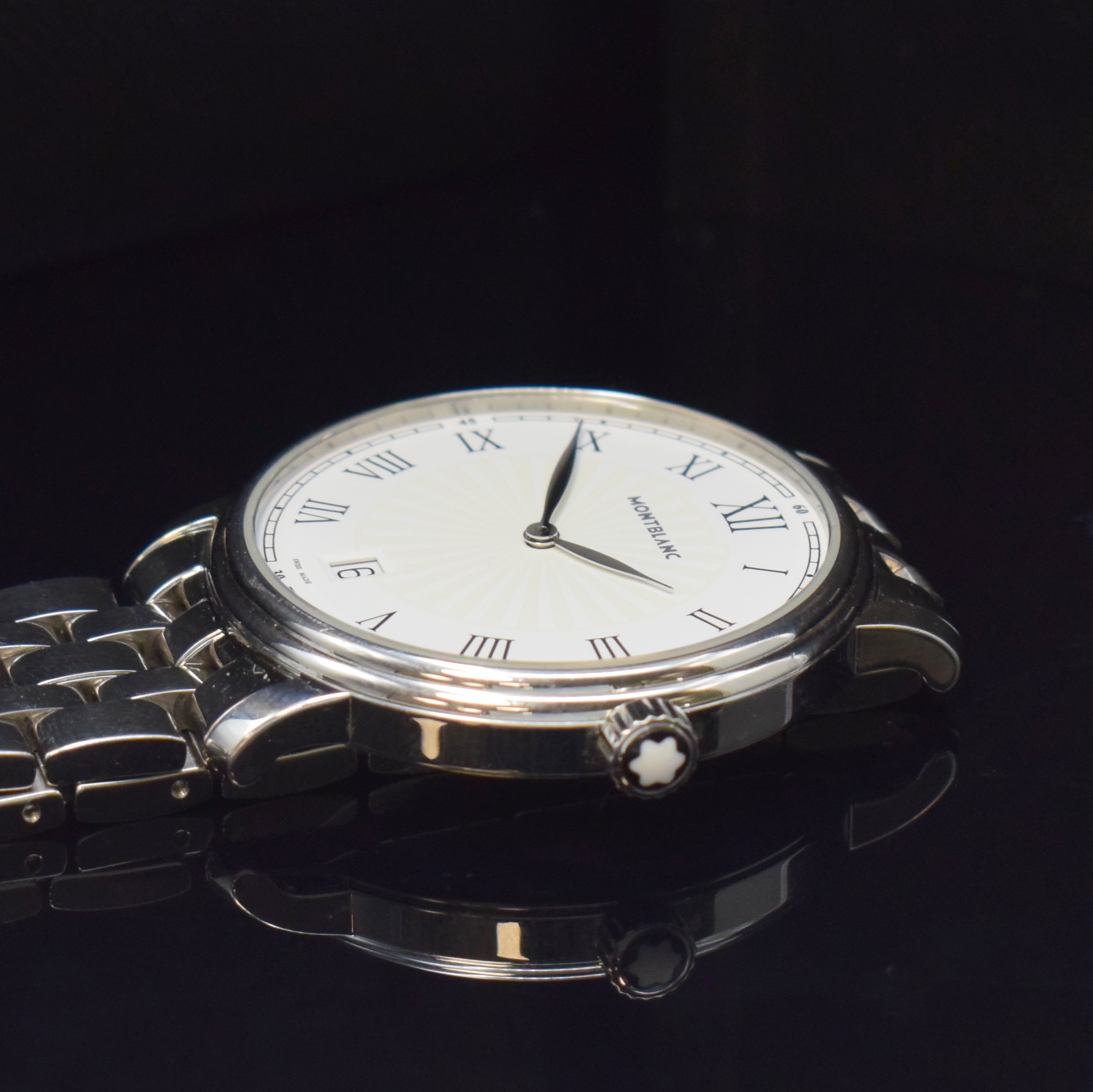 Detail c: MONTBLANC Tradition Herrenarmbanduhr in Stahl/Stahlband, Schweiz um 2020, quartz, 2 -tlg. Geh., Boden aufgedr., weisses Zifferbl. m. Stahlen-Struktur ...